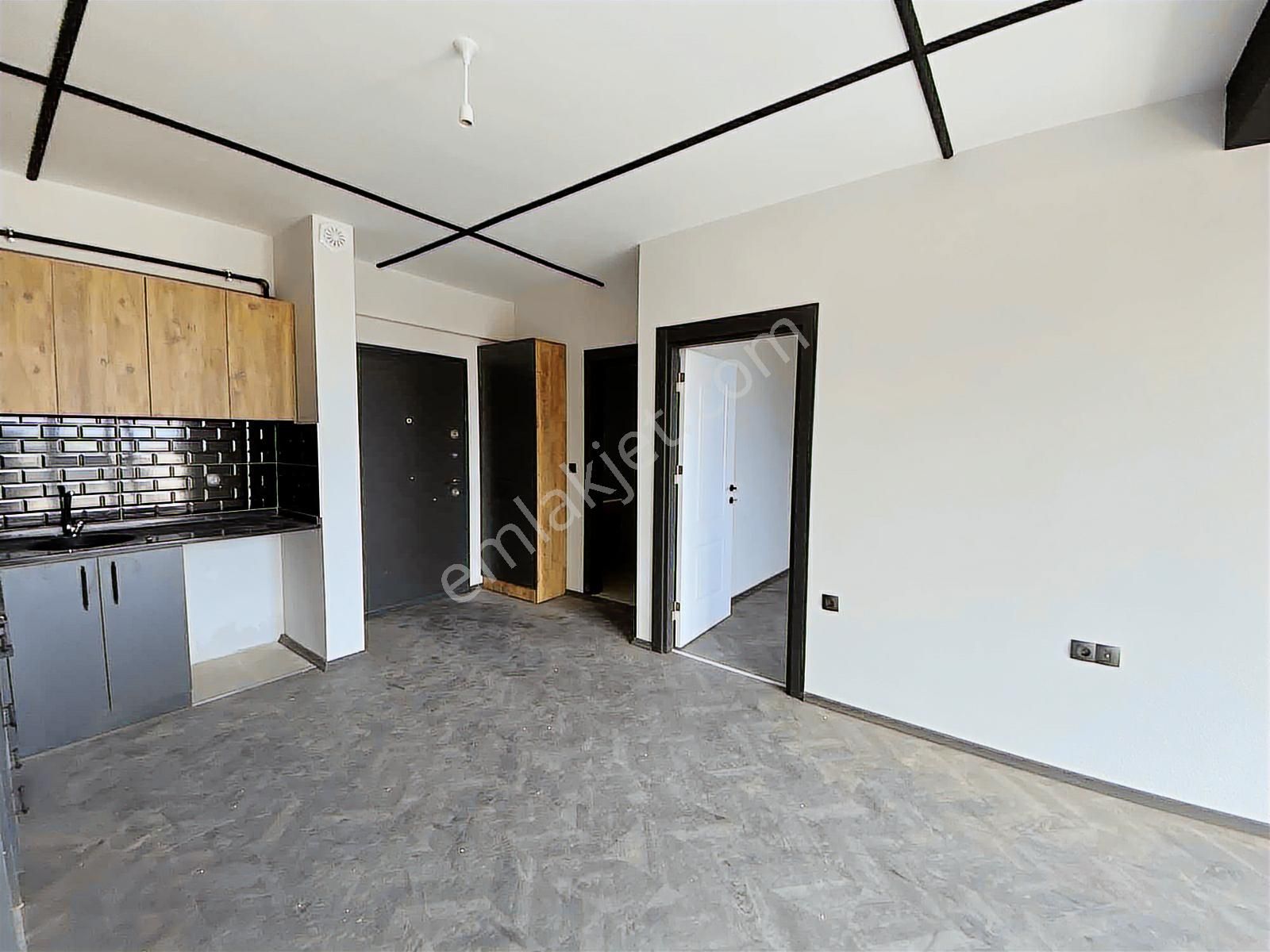 Atakum Körfez Mahallesinde Prestijli Sitede Satılık 1+1 Daire - Görsel 3