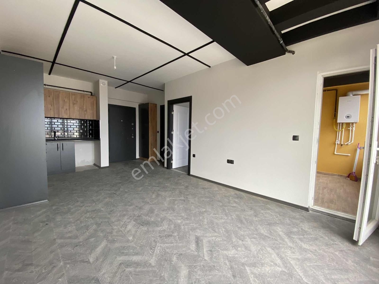 Atakum Körfez Mahallesinde Prestijli Sitede Satılık 1+1 Daire - Görsel 26