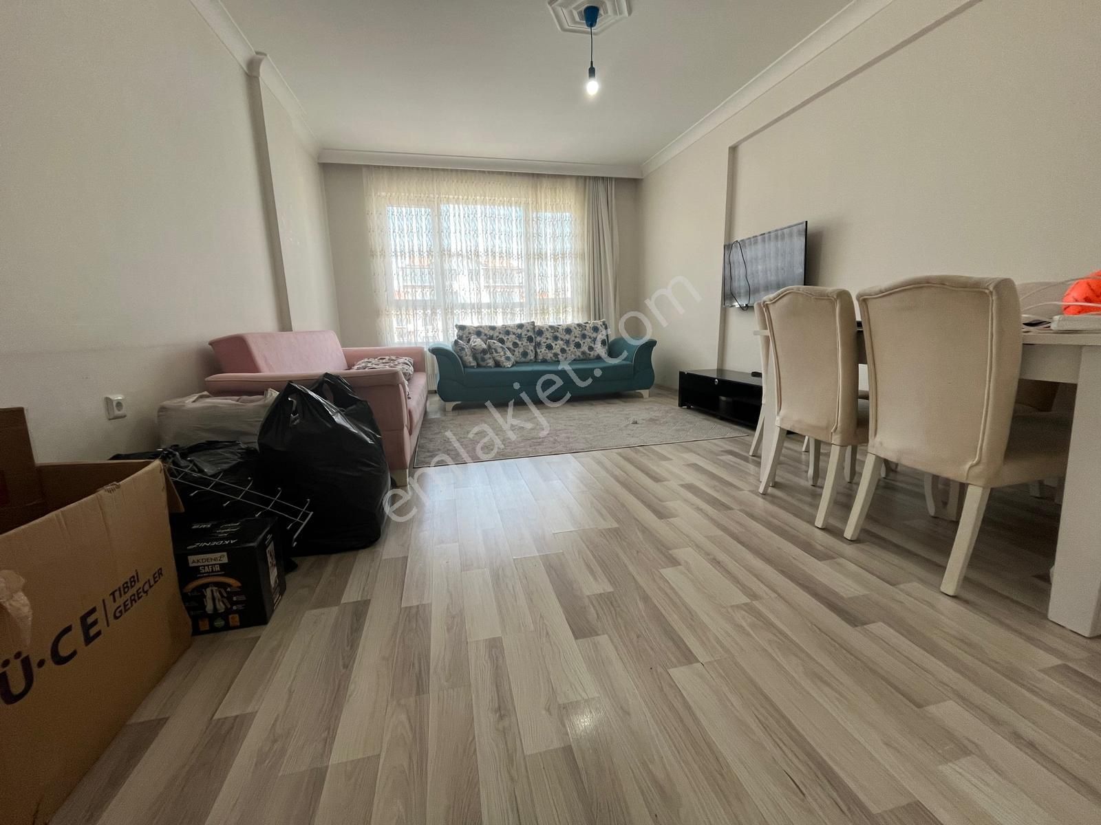 Kent'ten Karapürçek'te Full Eşyalı Asansörlü 3+1 Katta Kiralık!!