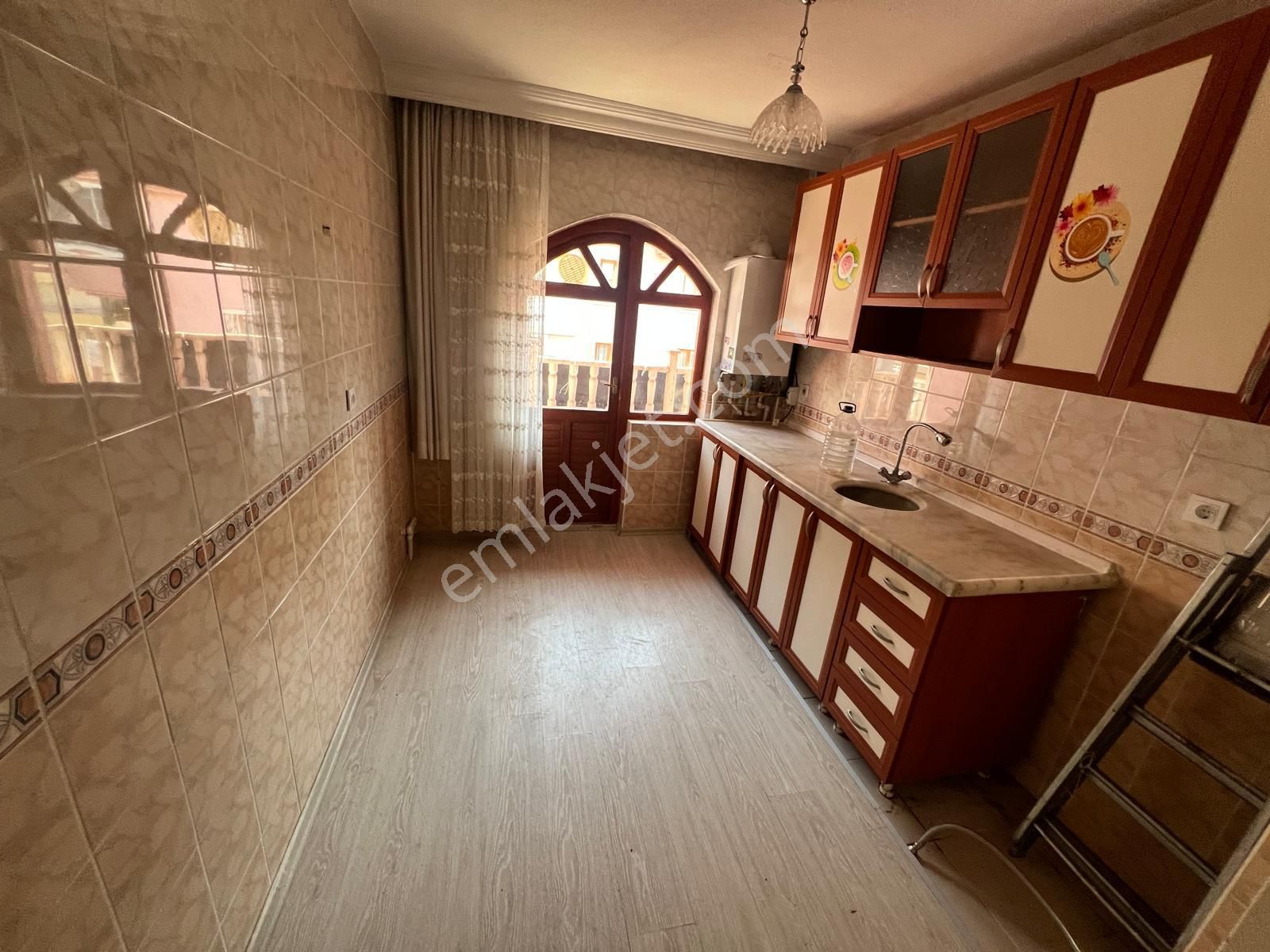 Ufuktepede Yapılı Katta Masrafsız Kiralık - Görsel 14