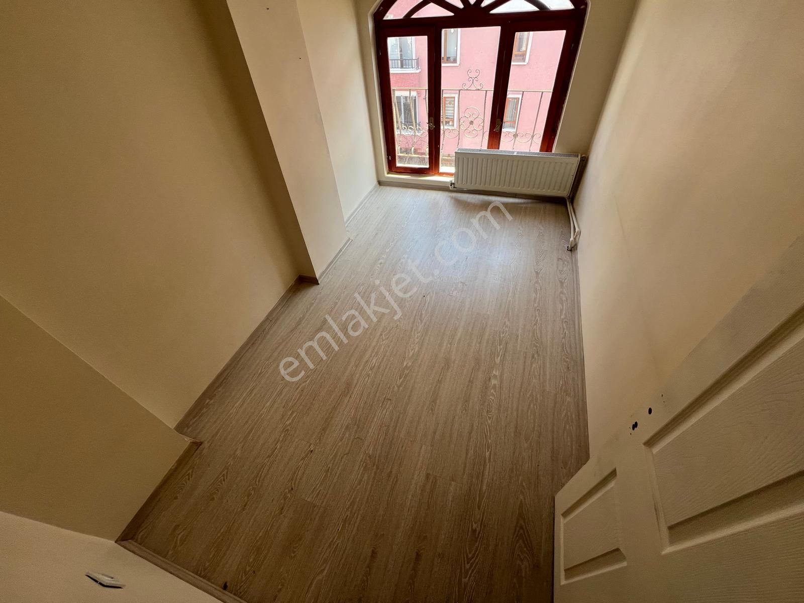 Ufuktepede Yapılı Katta Masrafsız Kiralık - Görsel 6