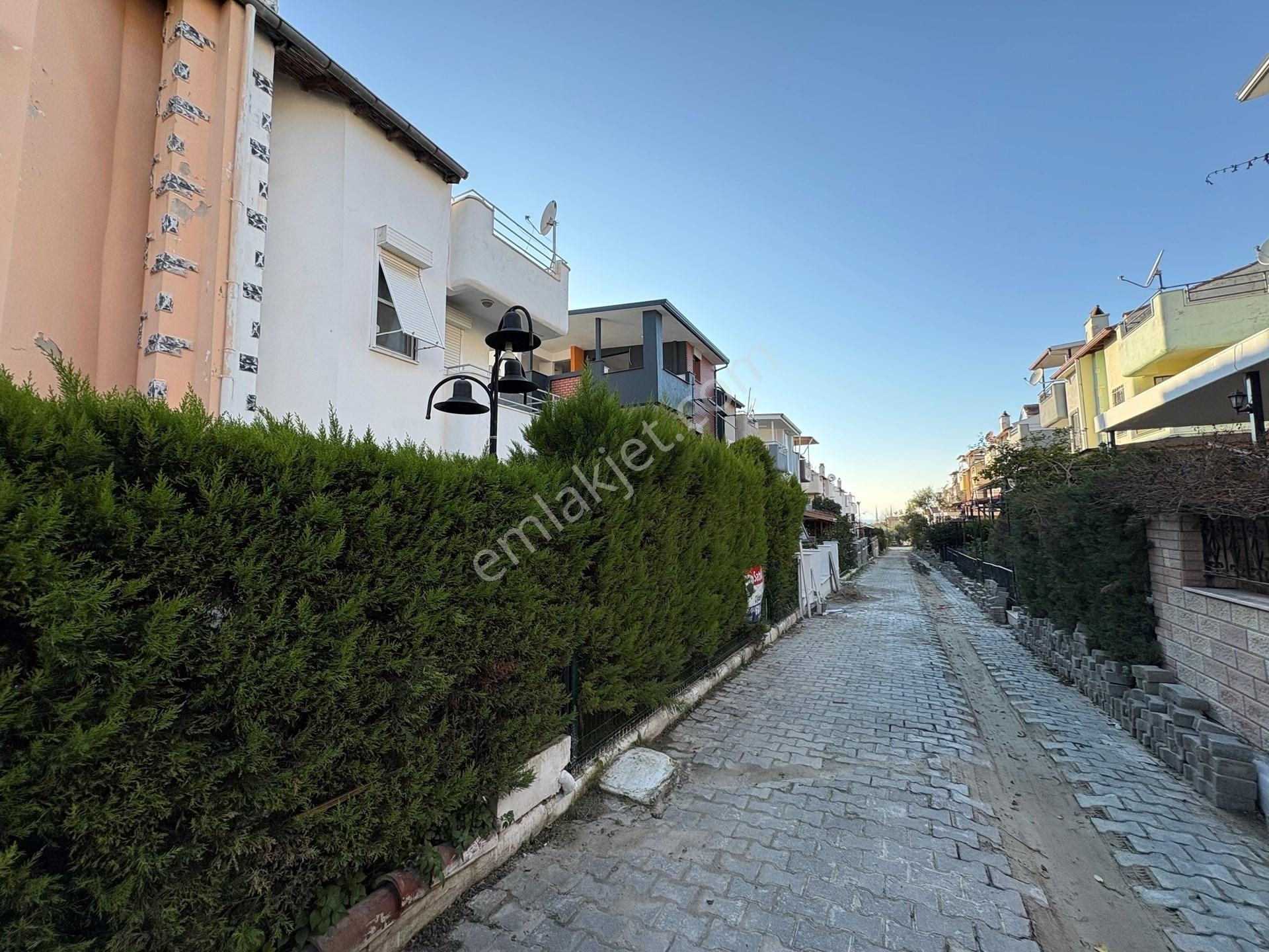 Kuşada’sında Ortak Havuzlu Sitede Tripleks 5+1 Villa - Görsel 22