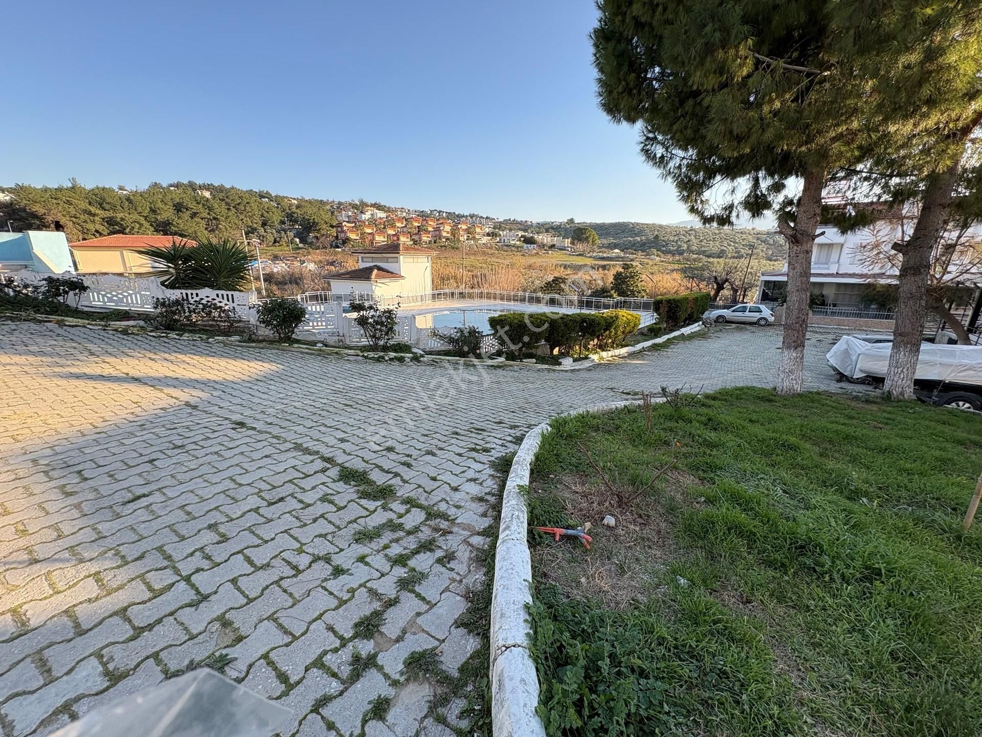 Kuşada’sında Ortak Havuzlu Sitede Tripleks 5+1 Villa - Görsel 26