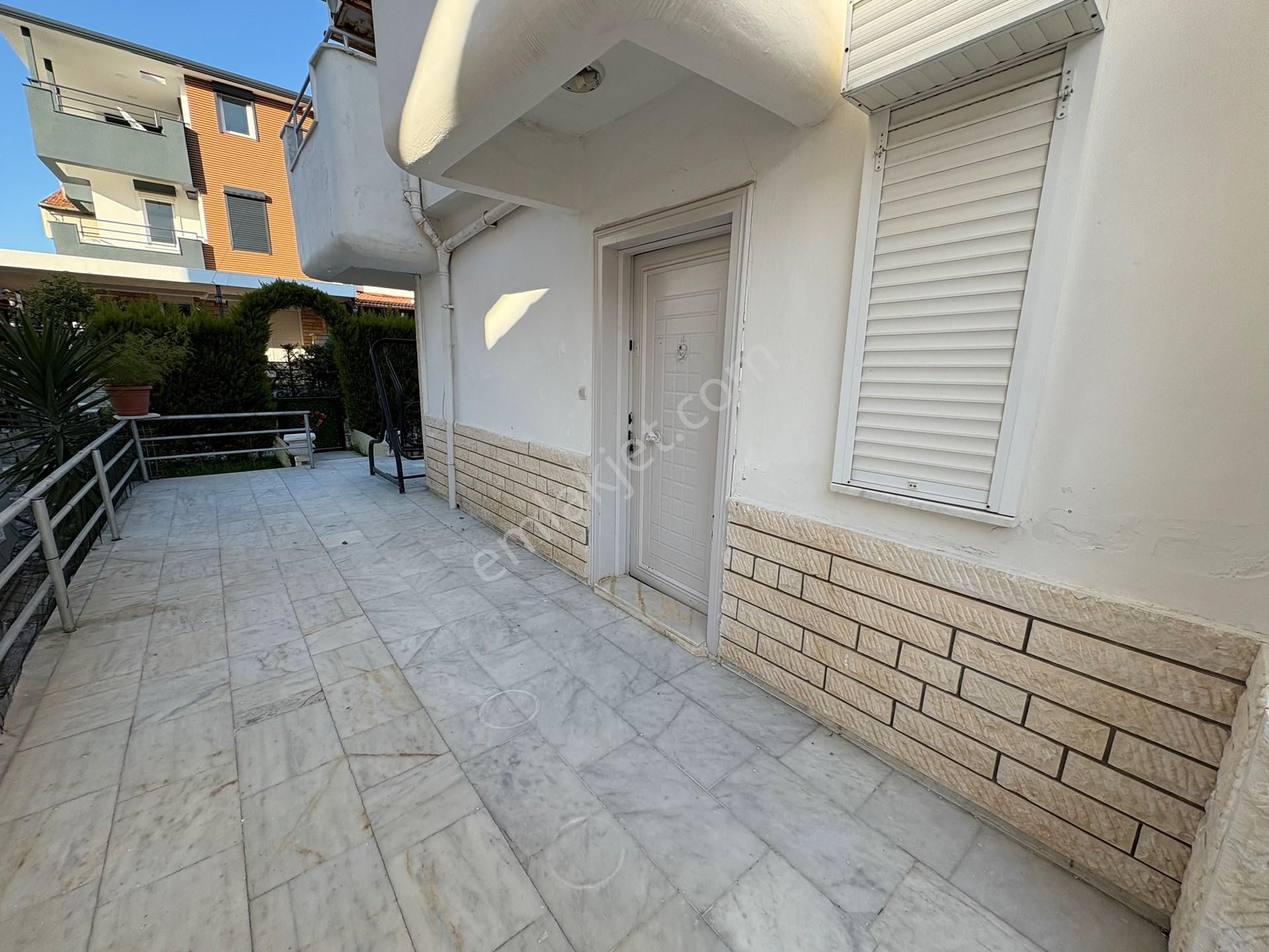 Kuşada’sında Ortak Havuzlu Sitede Tripleks 5+1 Villa - Görsel 14