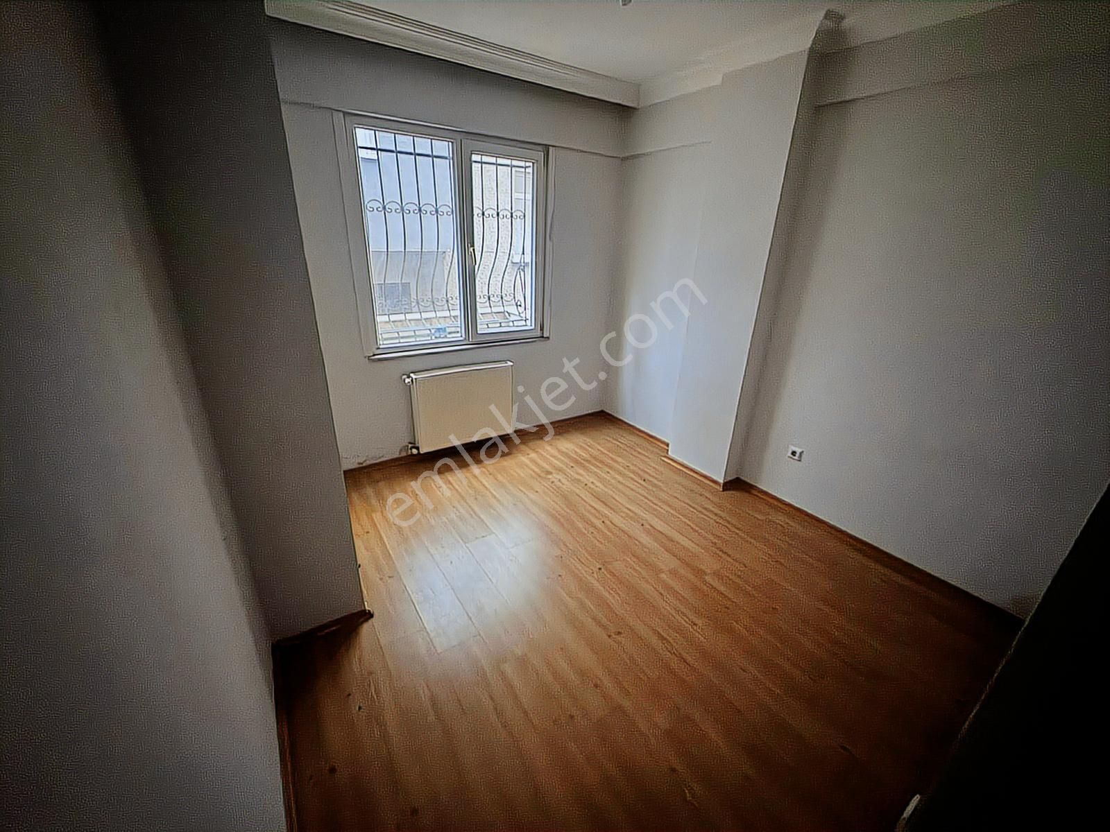 Kaynarca'da E5'e Yürüme Mesafesi Arakat Ferah Balkonlu 2+1 Daire - Görsel 2