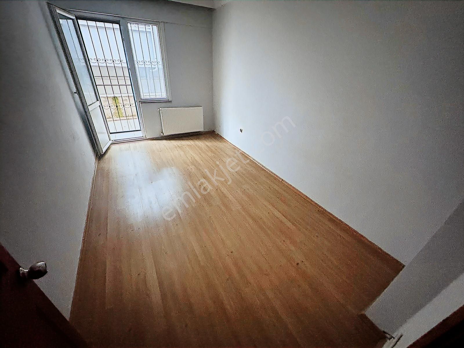 Kaynarca'da E5'e Yürüme Mesafesi Arakat Ferah Balkonlu 2+1 Daire - Görsel 10