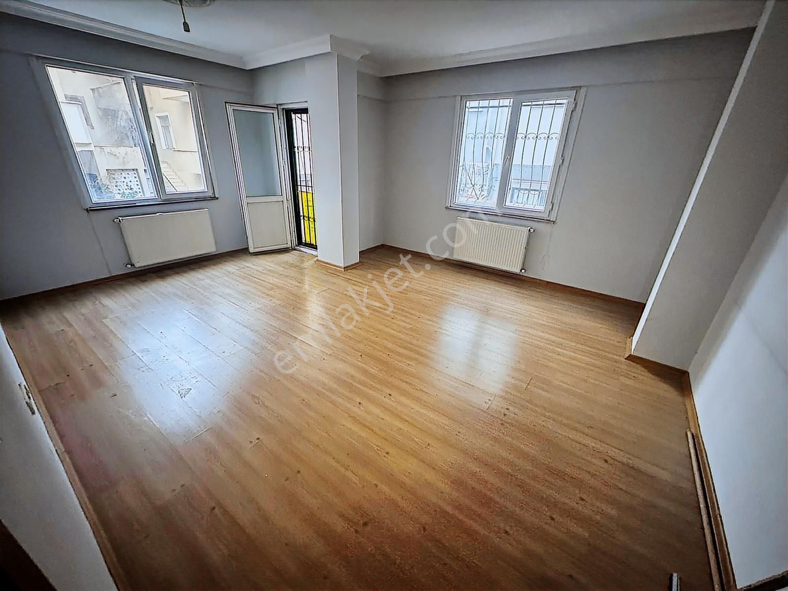 Kaynarca'da E5'e Yürüme Mesafesi Arakat Ferah Balkonlu 2+1 Daire - Görsel 13