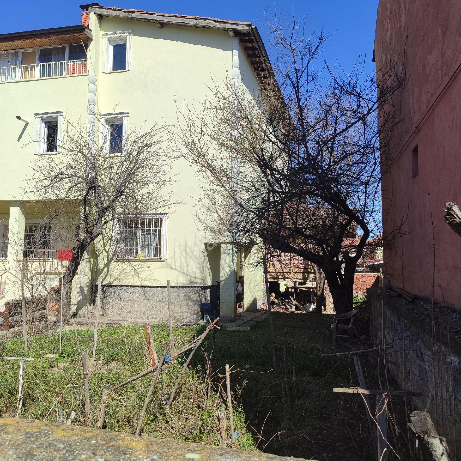 Pekgöz Emlak Satılık İki Kat Ve Bir Teraslı Doğalgazlı Bahçeli Müstakil Nurkavak Mahallesinde Bina - Görsel 24