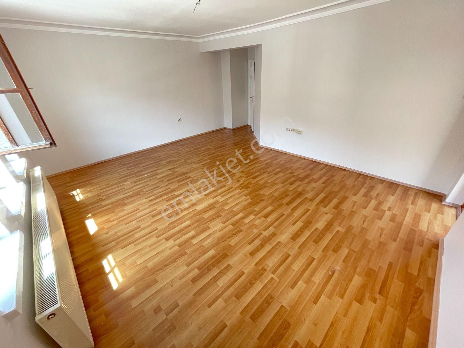 Yayla Mahallesi 1481.cadde Üzeri 2.katta Ön Cephe 3+1 Balkonlu Kiralık Daire - Görsel 3