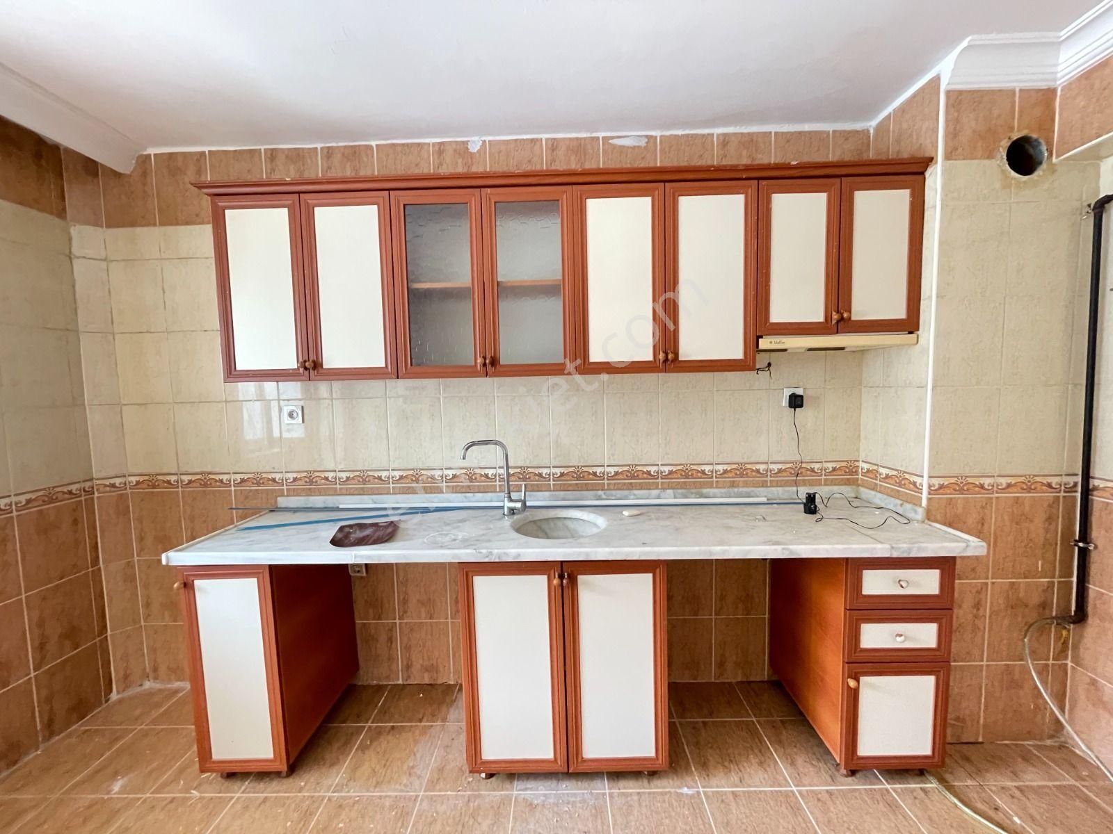 Yayla Mahallesi 1481.cadde Üzeri 2.katta Ön Cephe 3+1 Balkonlu Kiralık Daire - Görsel 7