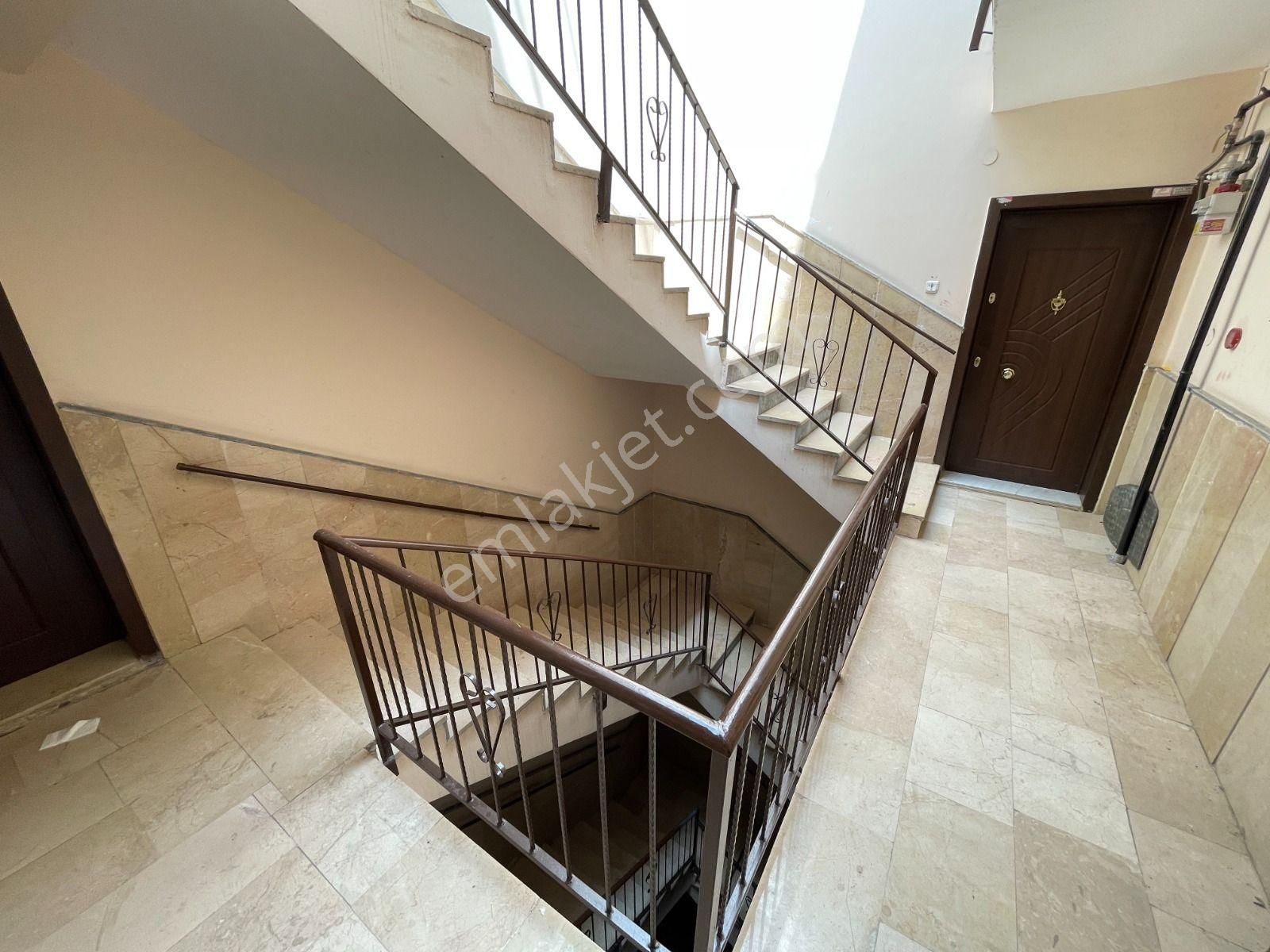 Yayla Mahallesi 1481.cadde Üzeri 2.katta Ön Cephe 3+1 Balkonlu Kiralık Daire - Görsel 30