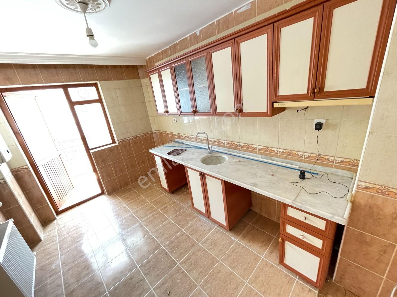 Yayla Mahallesi 1481.cadde Üzeri 2.katta Ön Cephe 3+1 Balkonlu Kiralık Daire - Görsel 5