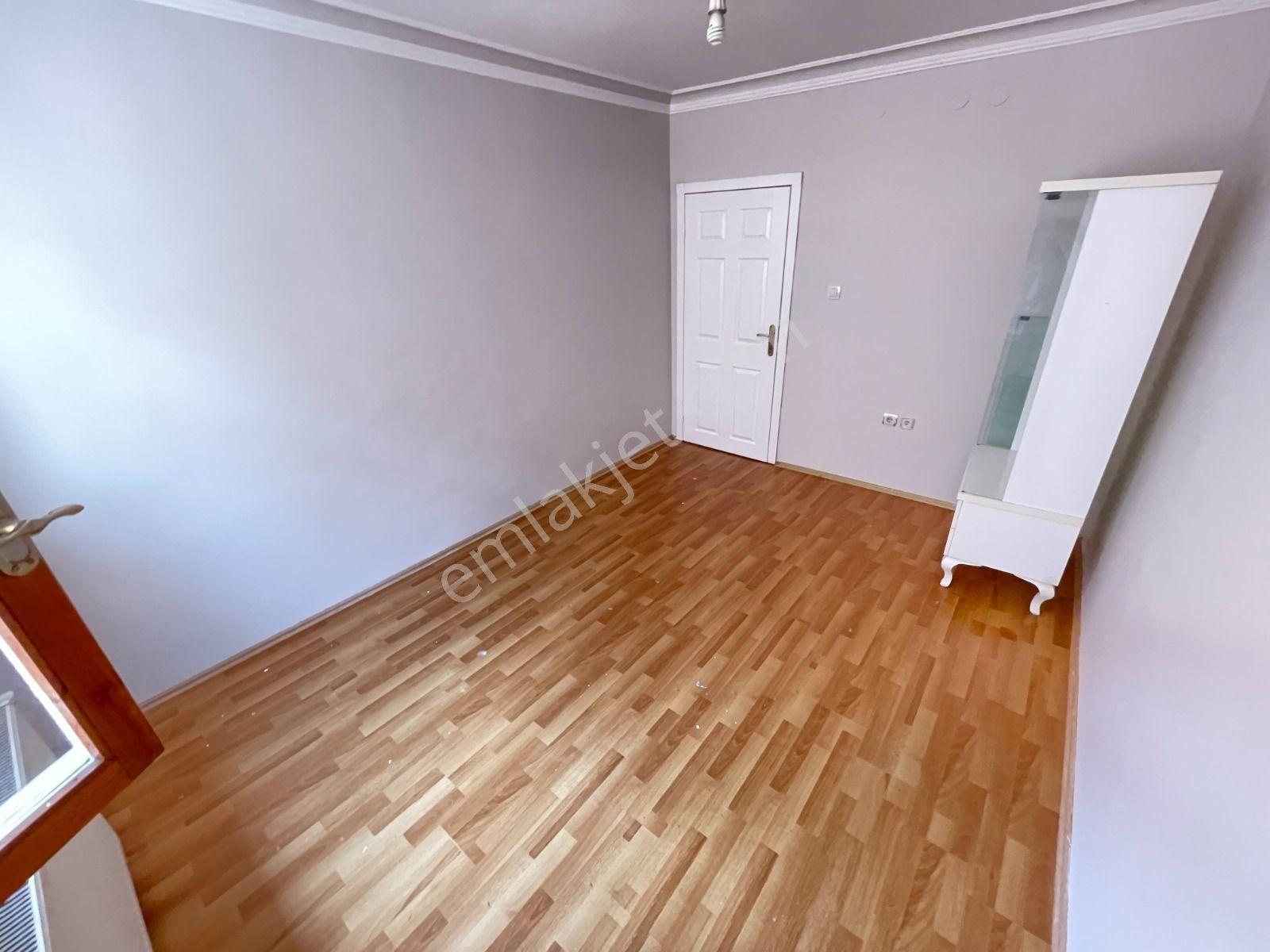 Yayla Mahallesi 1481.cadde Üzeri 2.katta Ön Cephe 3+1 Balkonlu Kiralık Daire - Görsel 21