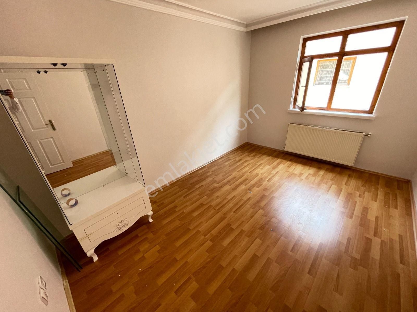 Yayla Mahallesi 1481.cadde Üzeri 2.katta Ön Cephe 3+1 Balkonlu Kiralık Daire - Görsel 28