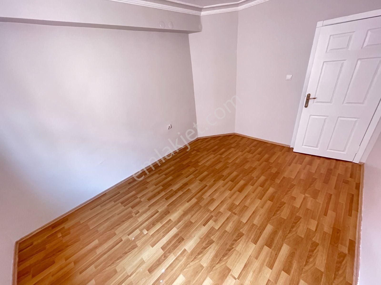 Yayla Mahallesi 1481.cadde Üzeri 2.katta Ön Cephe 3+1 Balkonlu Kiralık Daire - Görsel 13