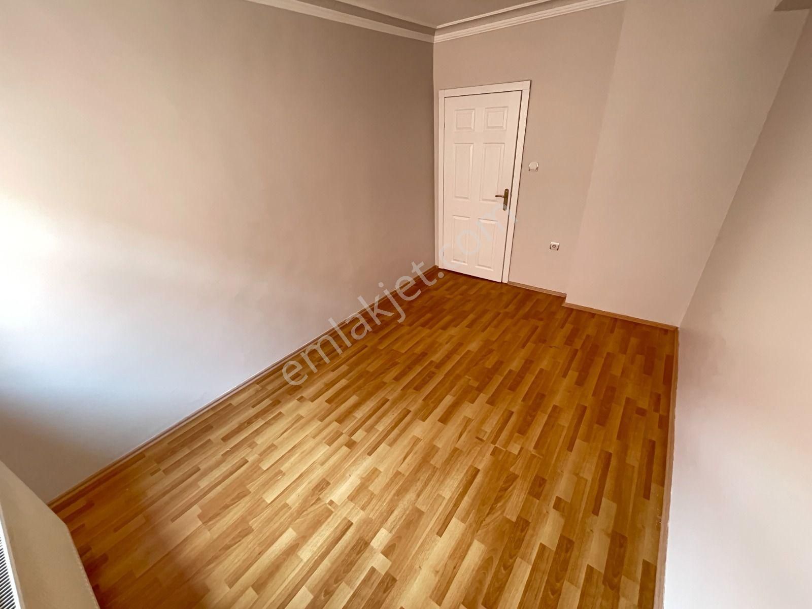 Yayla Mahallesi 1481.cadde Üzeri 2.katta Ön Cephe 3+1 Balkonlu Kiralık Daire - Görsel 16