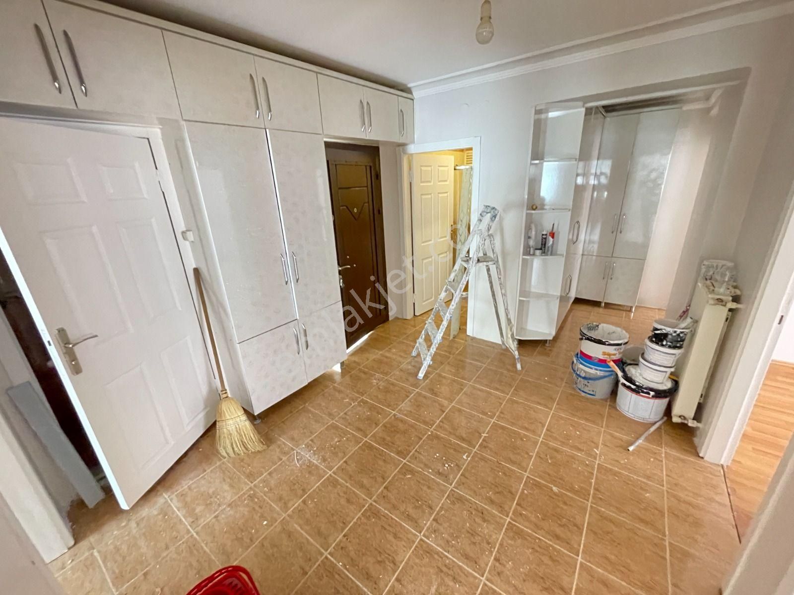 Yayla Mahallesi 1481.cadde Üzeri 2.katta Ön Cephe 3+1 Balkonlu Kiralık Daire - Görsel 24