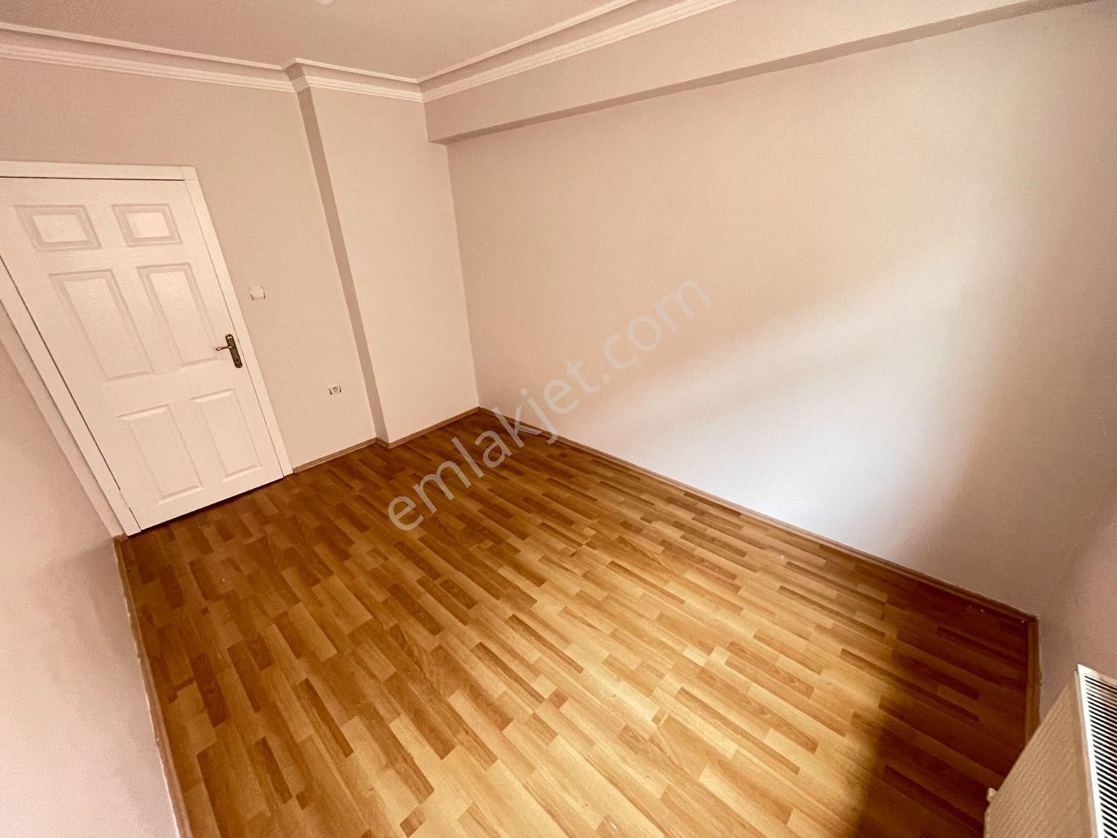 Yayla Mahallesi 1481.cadde Üzeri 2.katta Ön Cephe 3+1 Balkonlu Kiralık Daire - Görsel 17