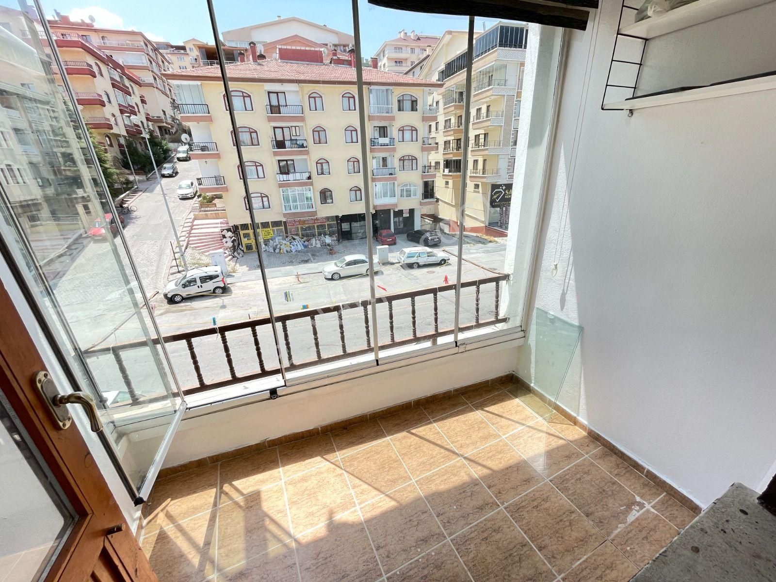 Yayla Mahallesi 1481.cadde Üzeri 2.katta Ön Cephe 3+1 Balkonlu Kiralık Daire - Görsel 18