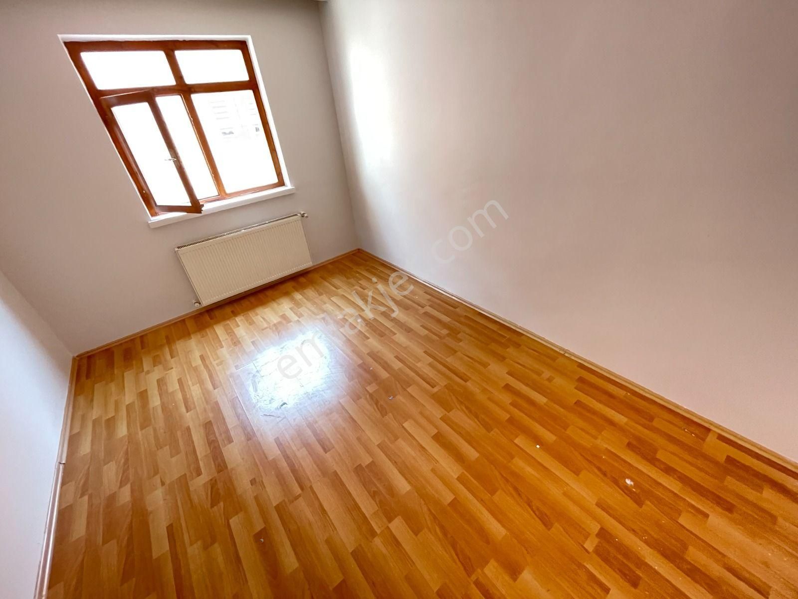 Yayla Mahallesi 1481.cadde Üzeri 2.katta Ön Cephe 3+1 Balkonlu Kiralık Daire - Görsel 23