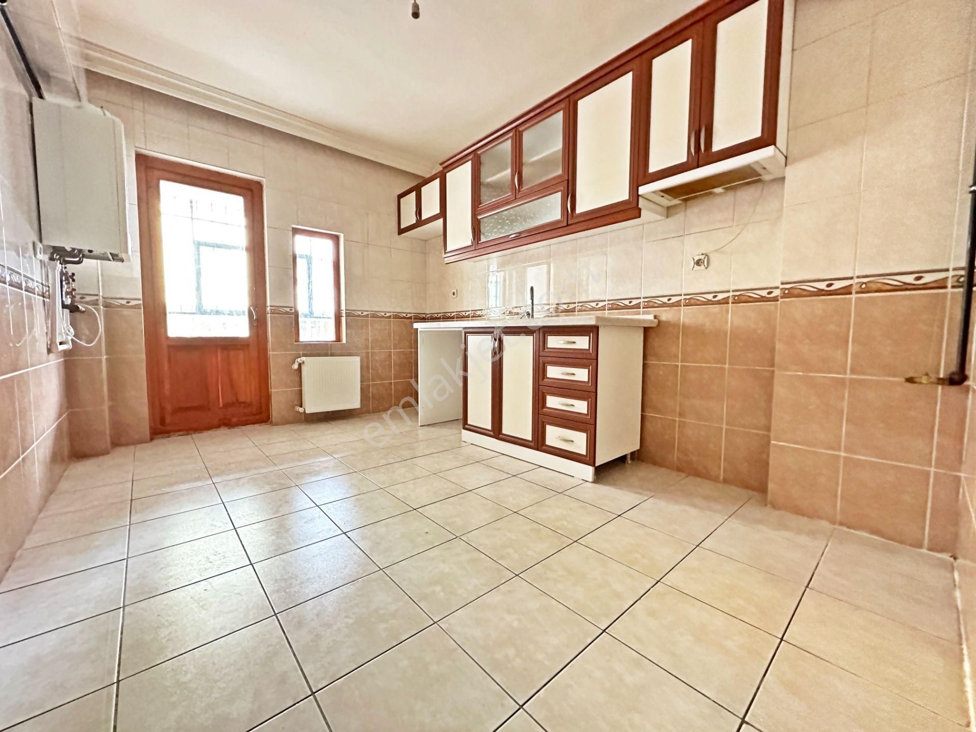 Esertepe Çambaşı Cd. Yanı Ön Cephe E.banyolu 3.5+1 Kilerli Balkonlu 125m² Kiralık Daire - Görsel 9