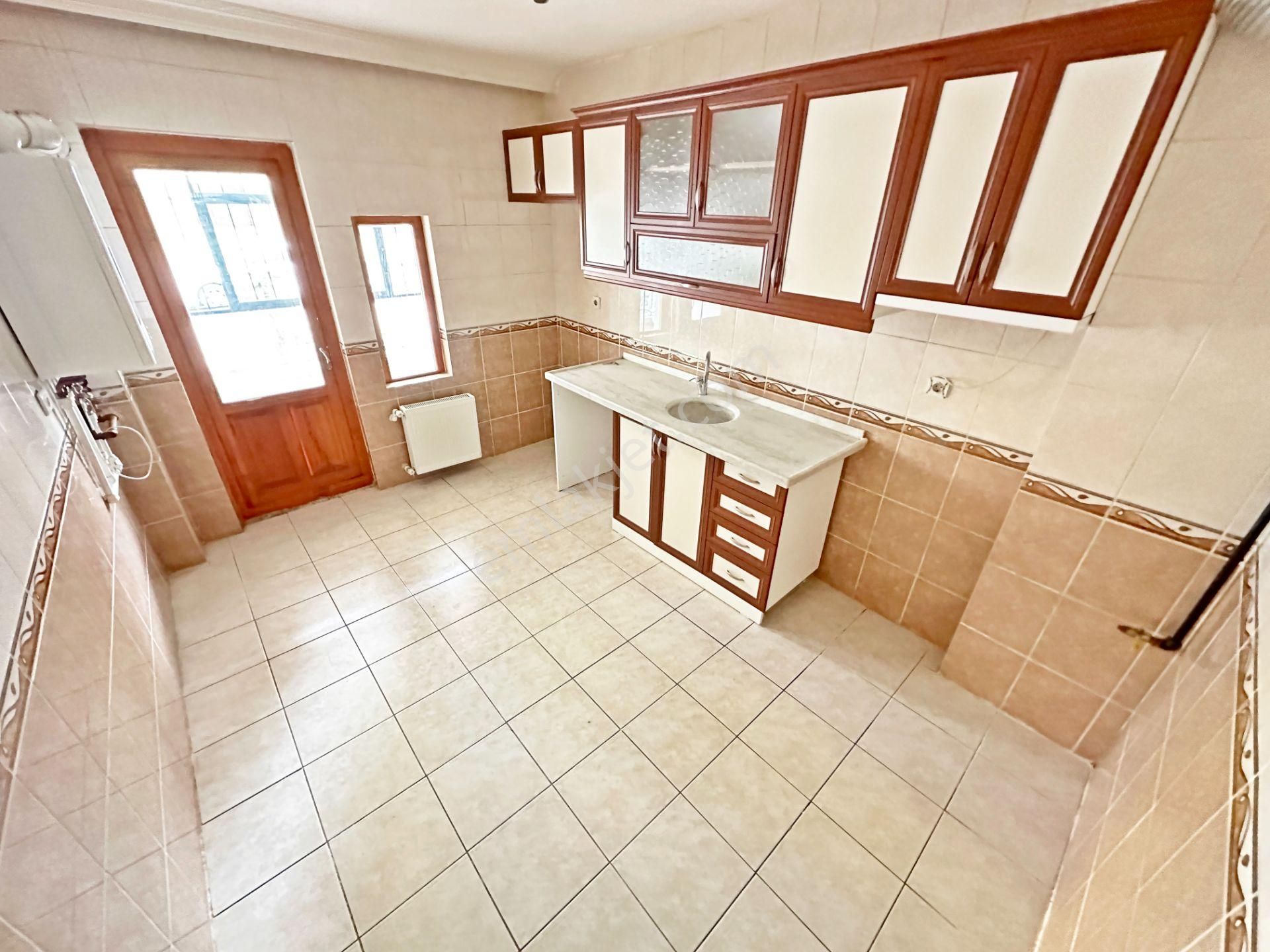 Esertepe Çambaşı Cd. Yanı Ön Cephe E.banyolu 3.5+1 Kilerli Balkonlu 125m² Kiralık Daire - Görsel 10