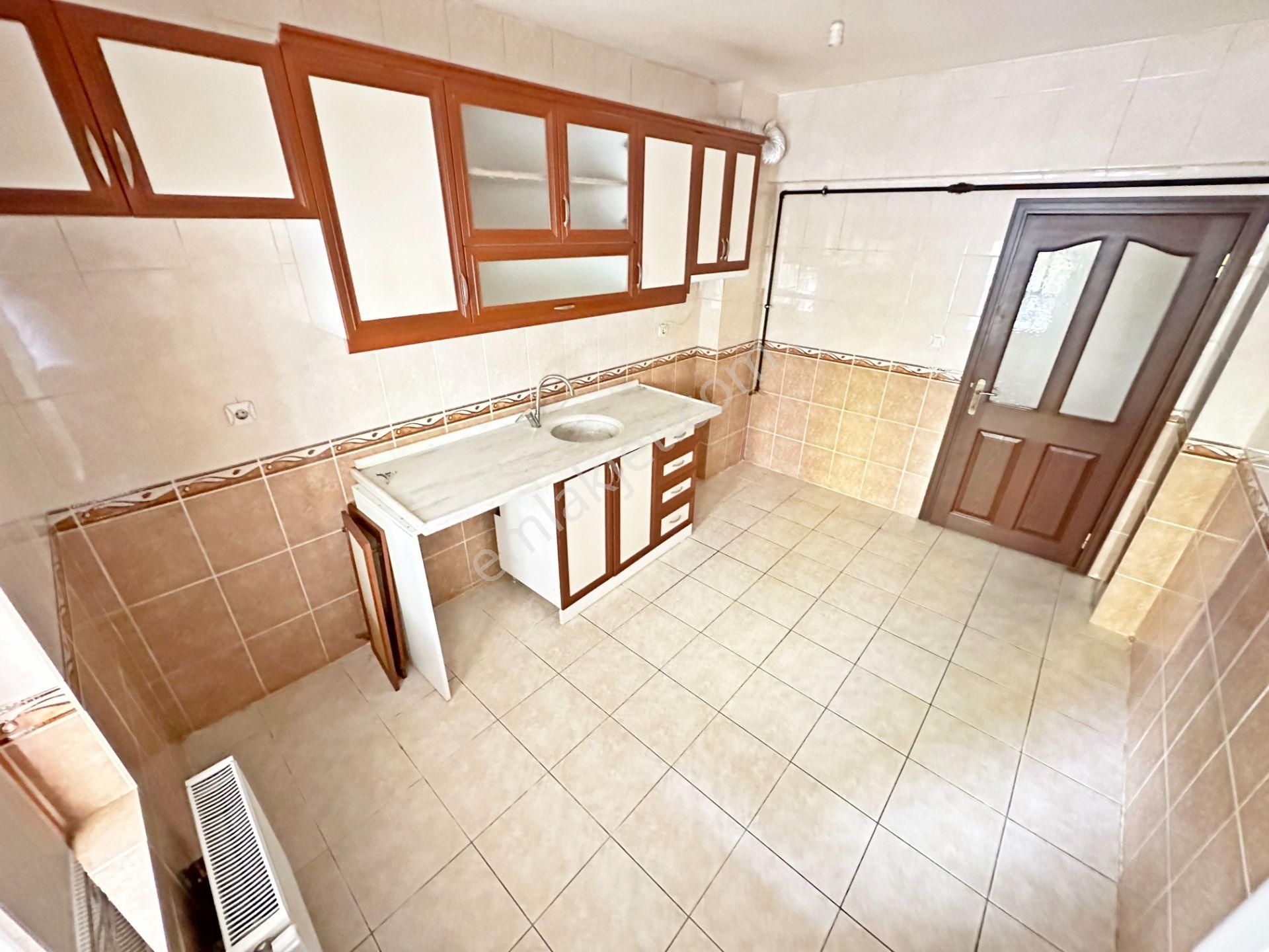 Esertepe Çambaşı Cd. Yanı Ön Cephe E.banyolu 3.5+1 Kilerli Balkonlu 125m² Kiralık Daire - Görsel 13