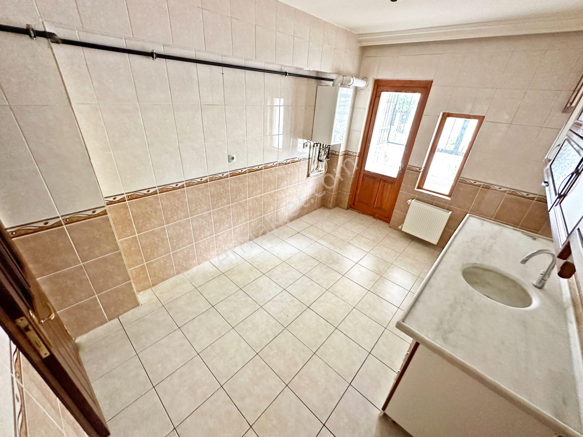 Esertepe Çambaşı Cd. Yanı Ön Cephe E.banyolu 3.5+1 Kilerli Balkonlu 125m² Kiralık Daire - Görsel 11