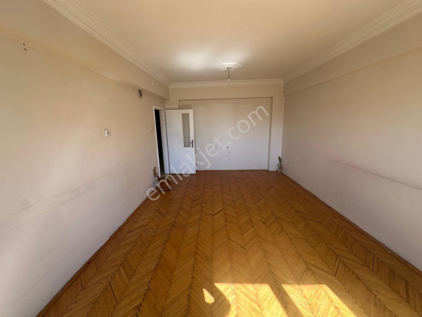 Karahan Emlak'tandevlethst.yanı Satılık Daire*3.kat-130 M²*3+1 - Görsel 5