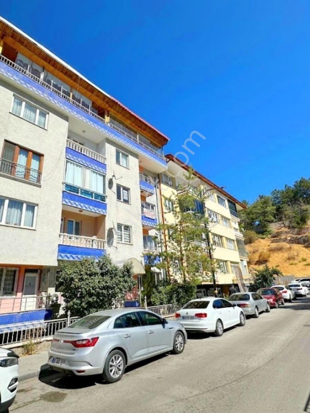 Karahan Emlak'tandevlethst.yanı Satılık Daire*3.kat-130 M²*3+1 - Görsel 2