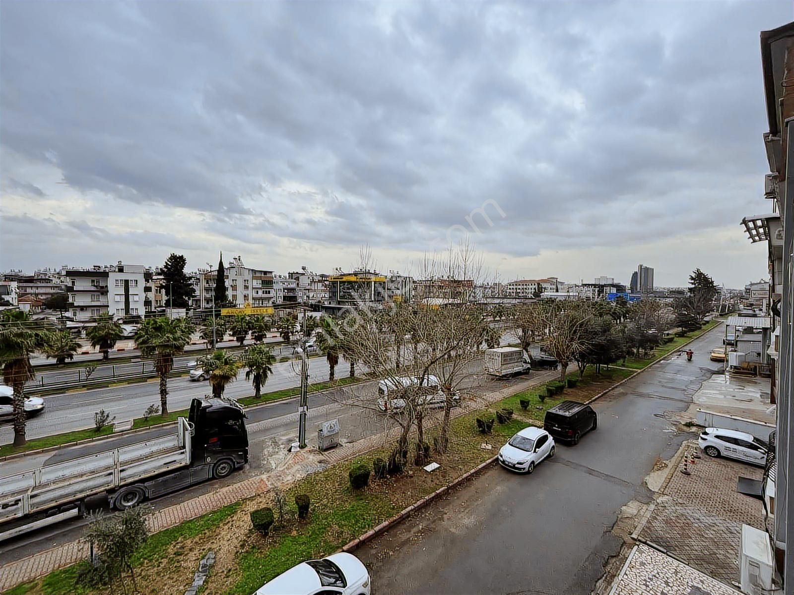 Balo Gayrimenkul'den Çevreyolu Üzerinde Katta 2+1 Satılık Daire