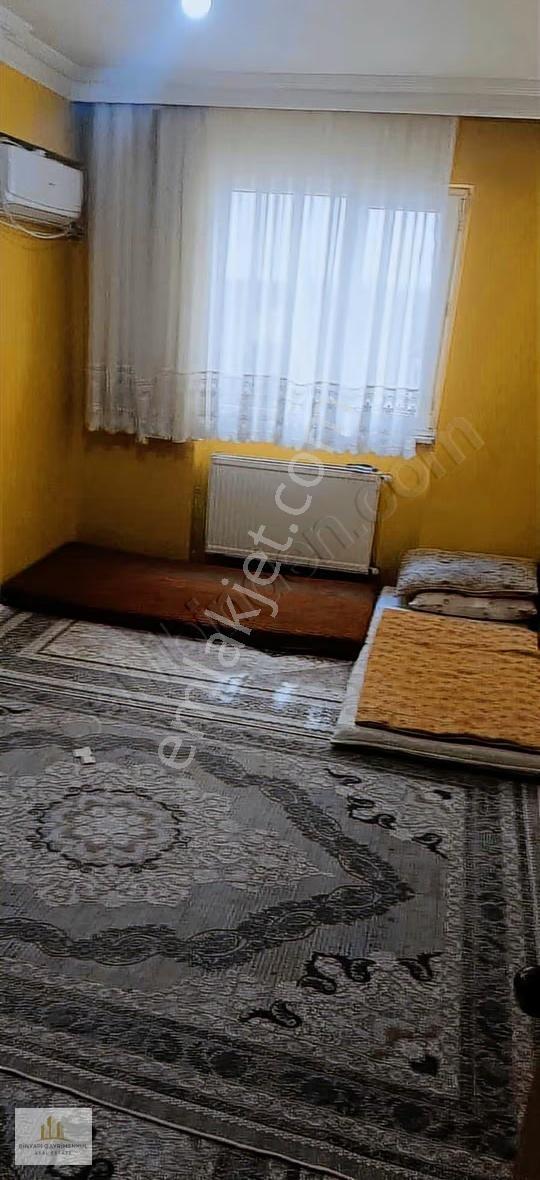 Güngören Güneştepe 2+1 Y.giriş Genç Bina Tramvayın Dibi ..