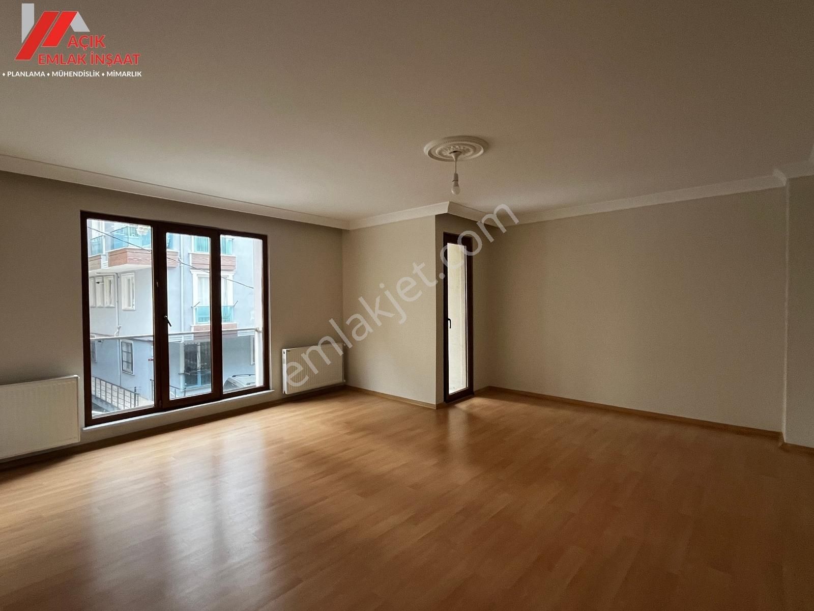 Çekmeköy Merkez Mahallesi Kiralık Arakat 2+1 Daire