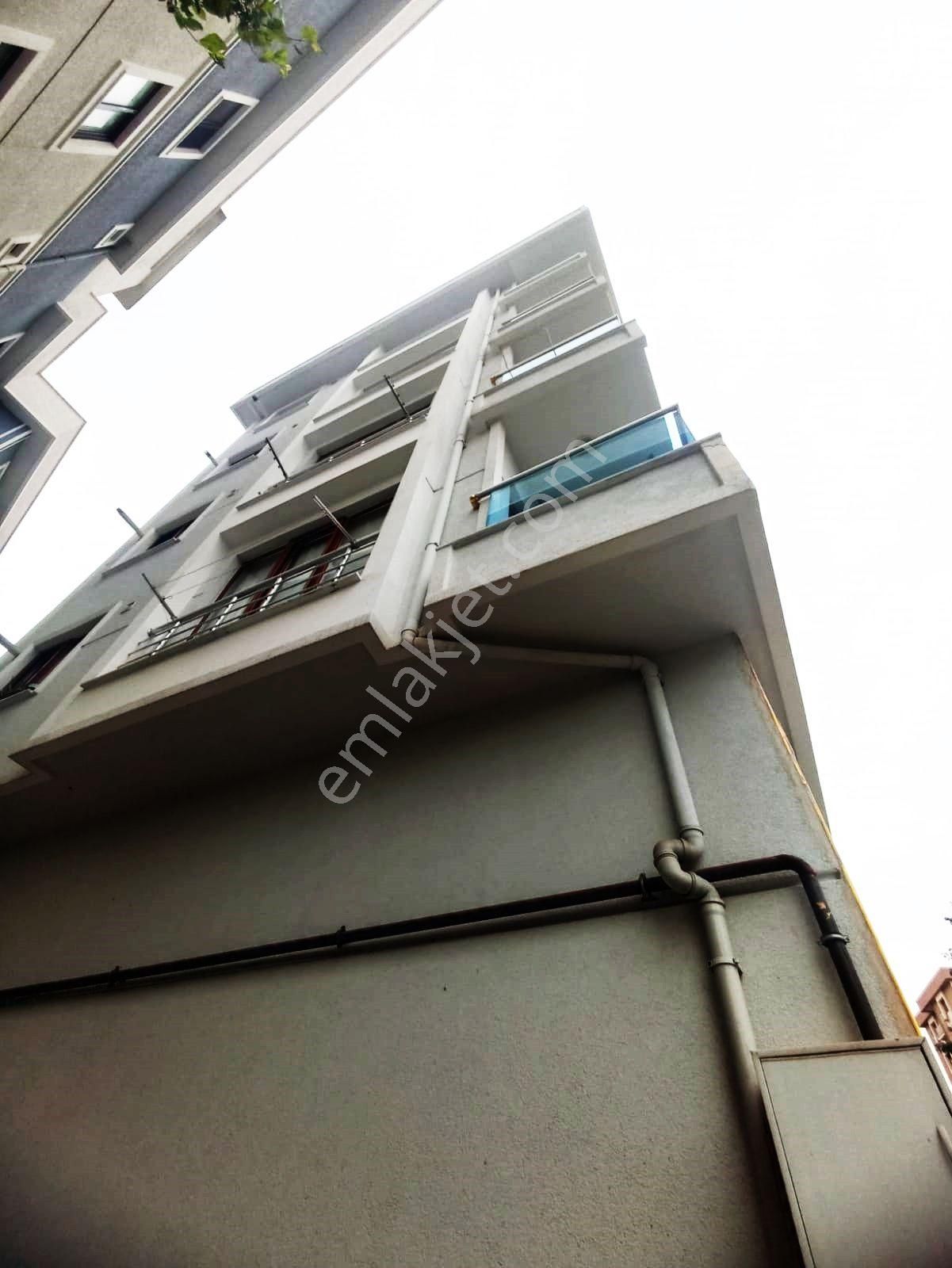 Mertcan Dan Adnan Kahveci Metroya Yürüme Arakat 2+1 Balkonlu Kiralık