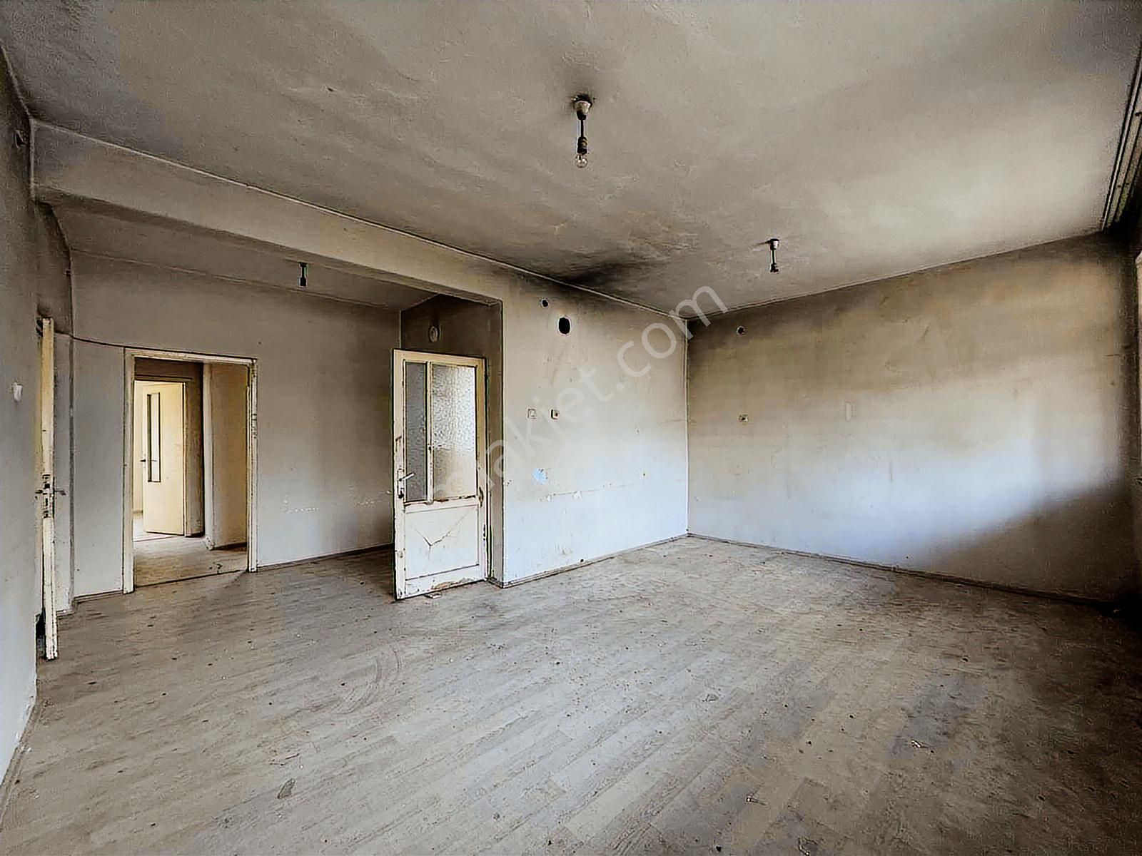 Emekevlerde 270 M² Arsa İçinde 3+1 Müstakil Ev Satılık - Görsel 3