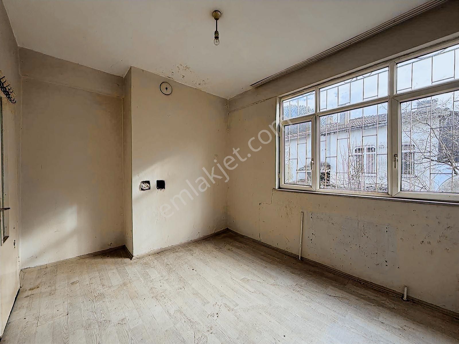 Emekevlerde 270 M² Arsa İçinde 3+1 Müstakil Ev Satılık - Görsel 11