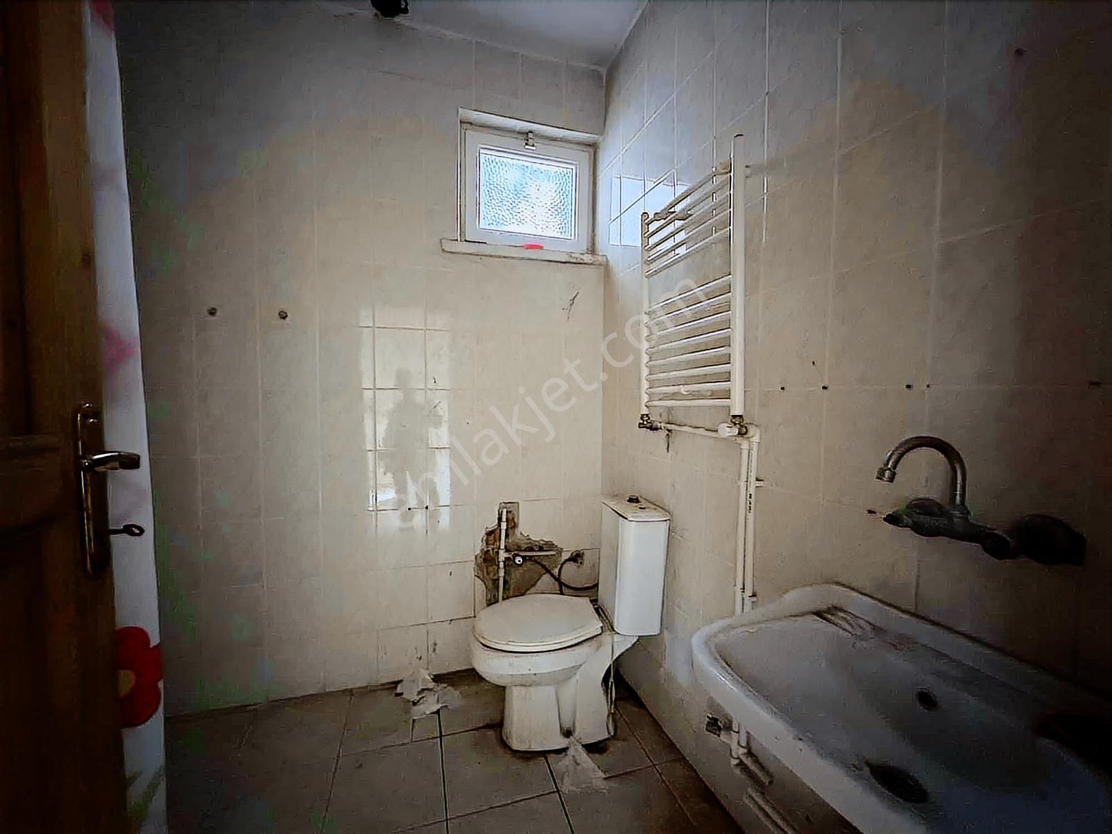 Emekevlerde 270 M² Arsa İçinde 3+1 Müstakil Ev Satılık - Görsel 15