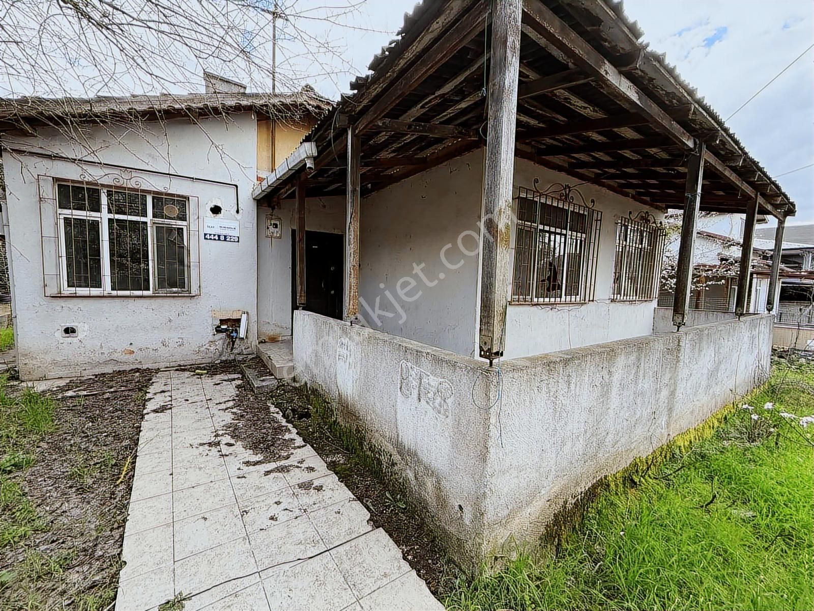 Emekevlerde 270 M² Arsa İçinde 3+1 Müstakil Ev Satılık - Görsel 8