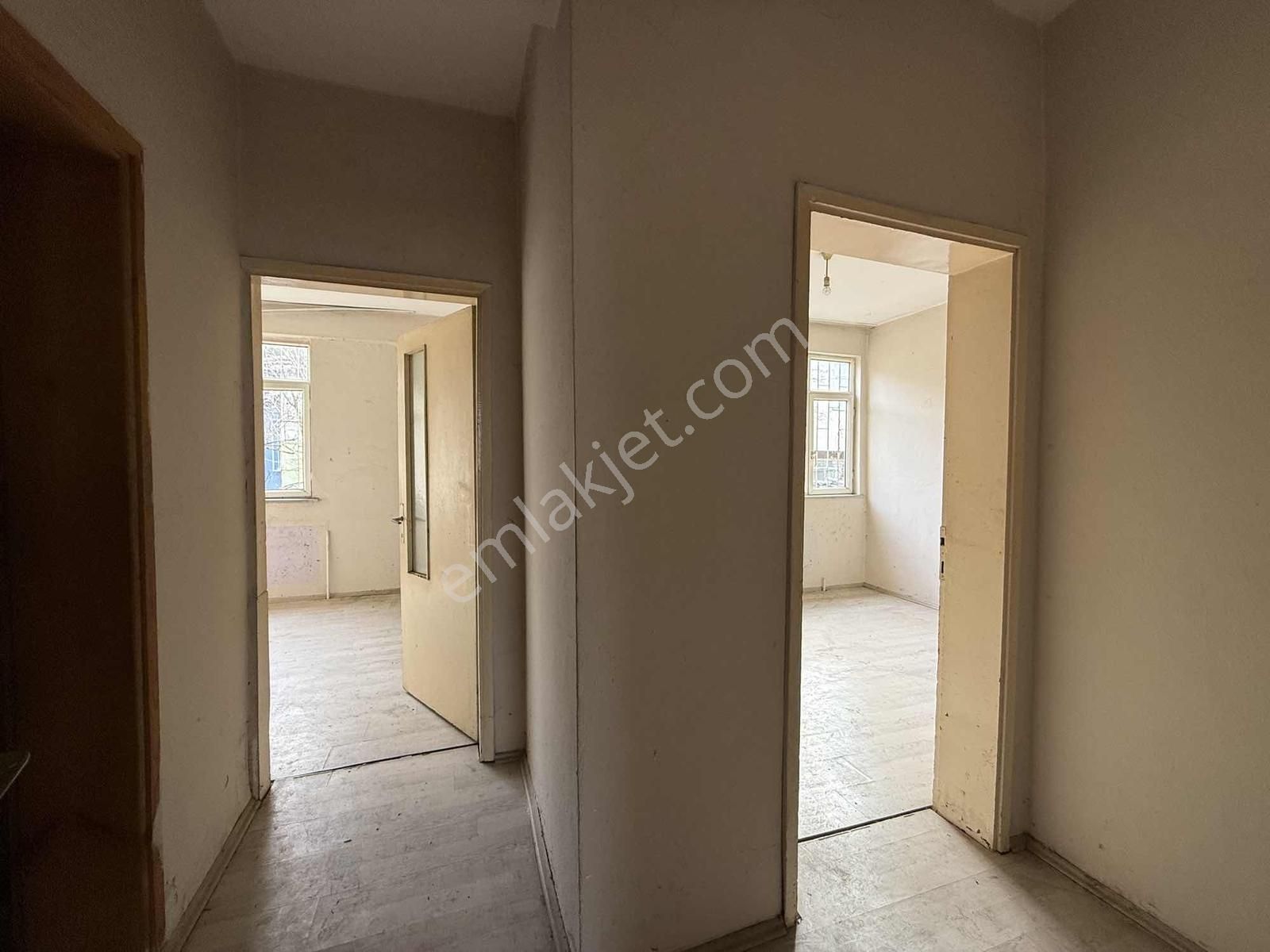 Emekevlerde 270 M² Arsa İçinde 3+1 Müstakil Ev Satılık - Görsel 18