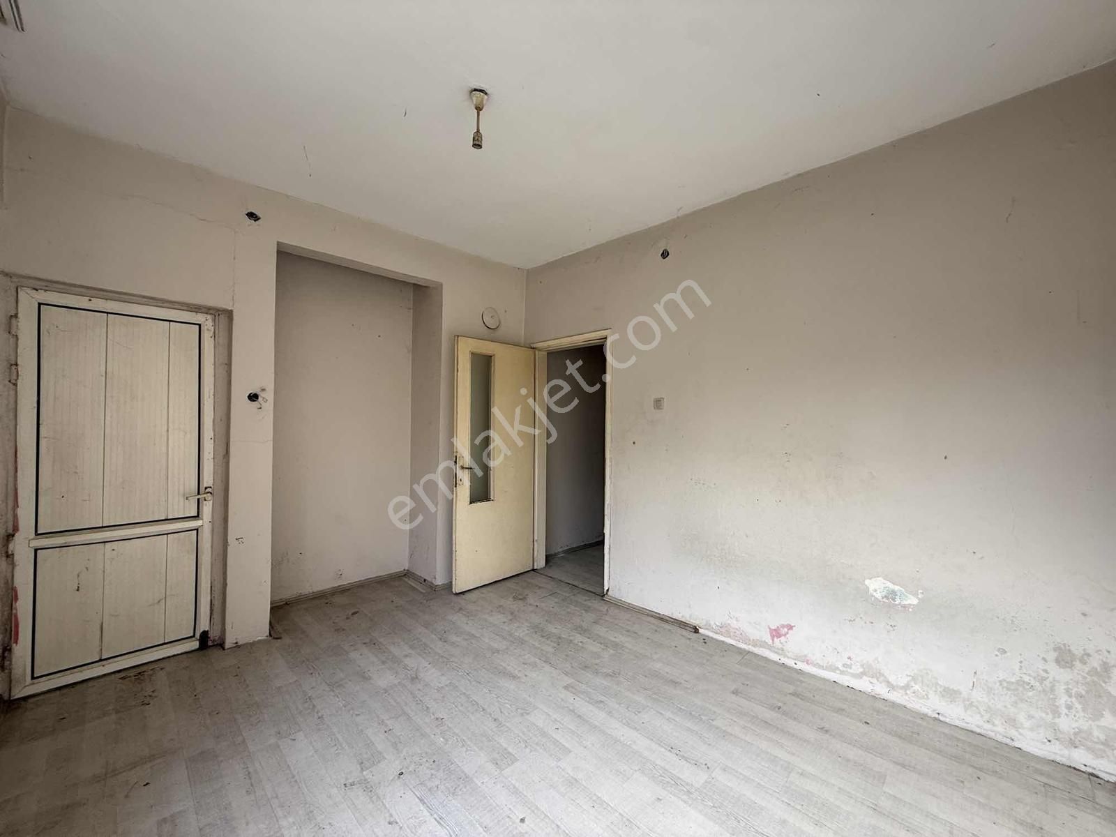 Emekevlerde 270 M² Arsa İçinde 3+1 Müstakil Ev Satılık - Görsel 6