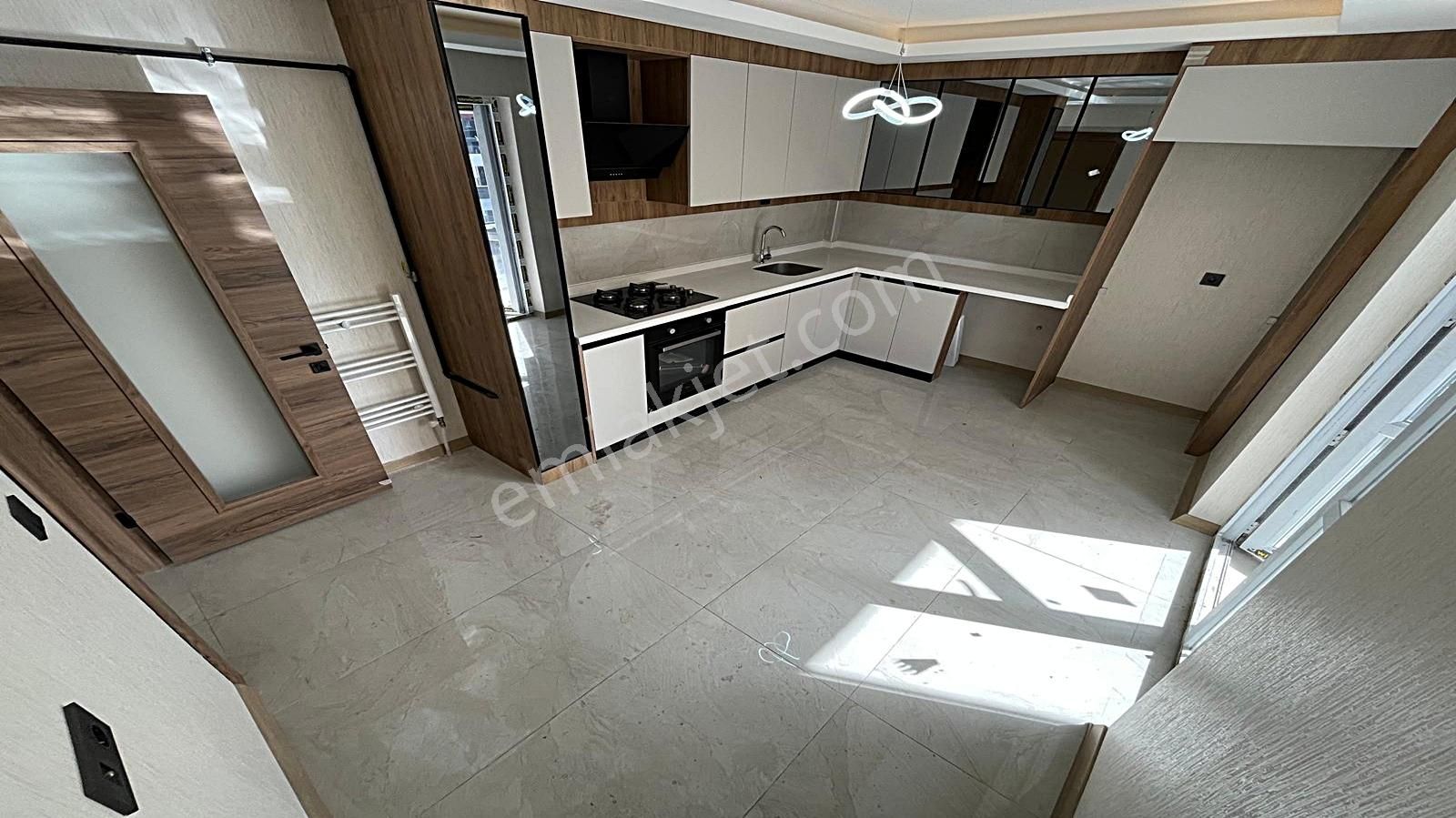 Yenikent Emlak'tan Cadde Üzeri 4+1 Geniş M2 Satılık Daire - Görsel 44