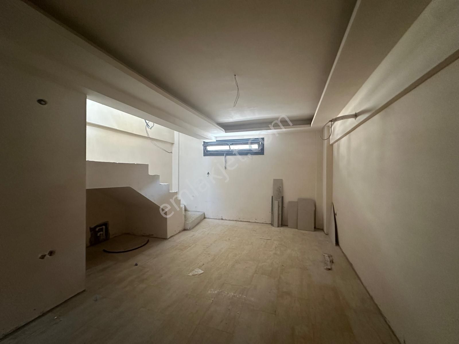 Urla Çeşmealtı Denize Sıfır Konumda Rezidans İçinde 2+1 Villa - Görsel 22