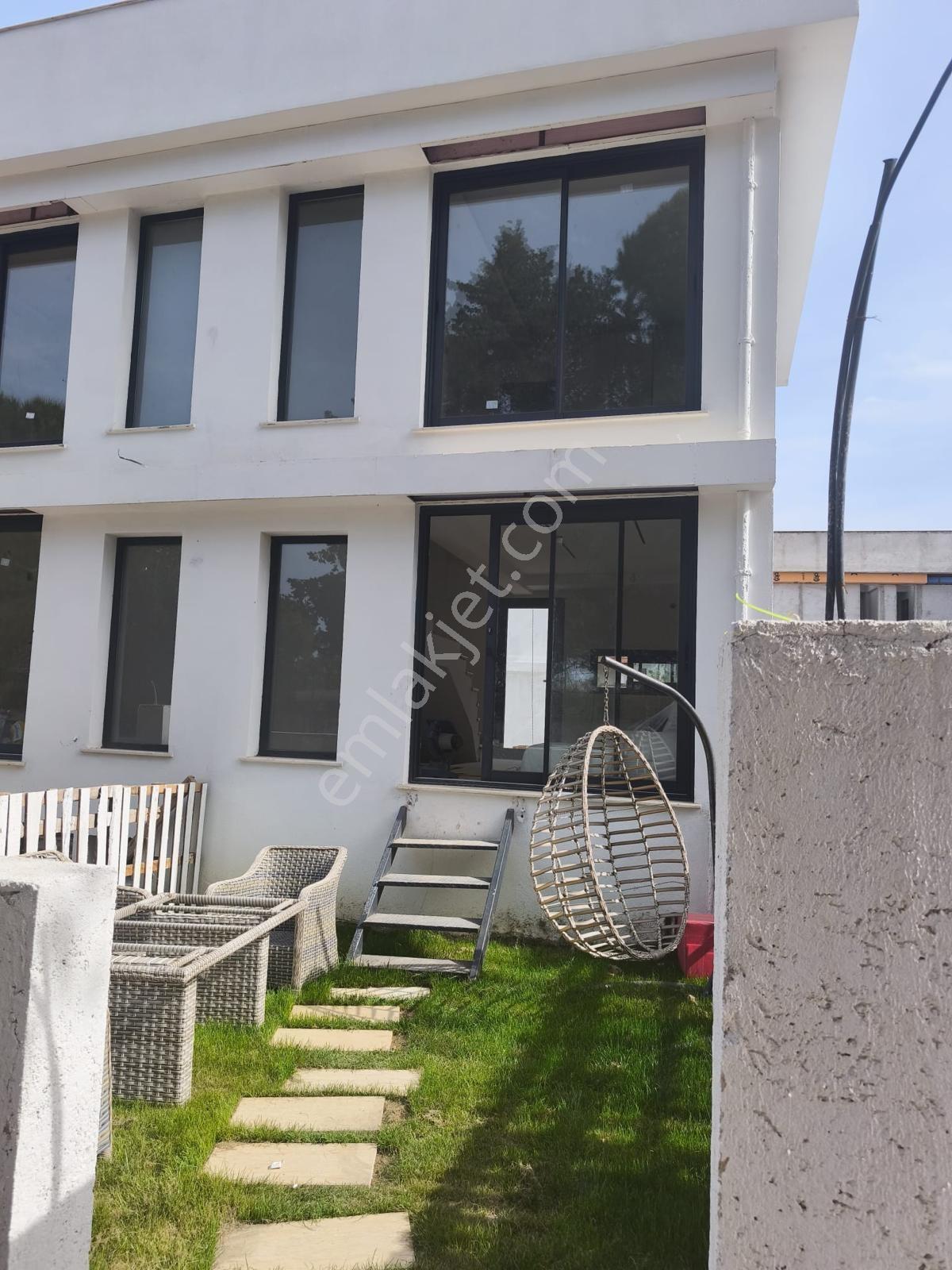 Urla Çeşmealtı Denize Yürüme Mesafesin De 2+1 Villa - Görsel 4