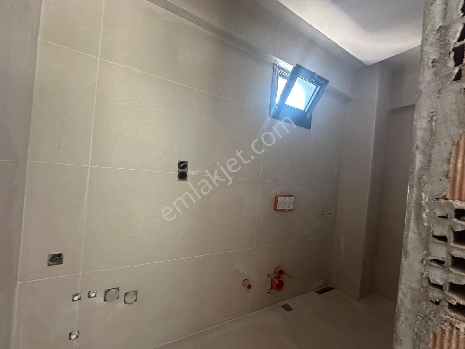 Urla Çeşmealtı Denize Sıfır Konumda Rezidans İçinde 2+1 Villa - Görsel 14