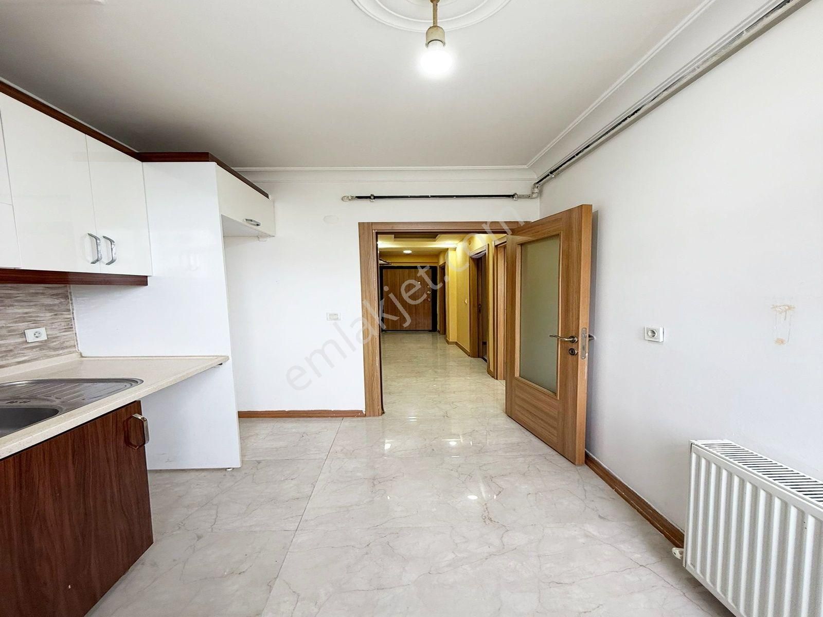 Metrobüse Ulaşıma Yürüme Mesafesinde 2+1 Acil Satılık Daire!! - Görsel 4