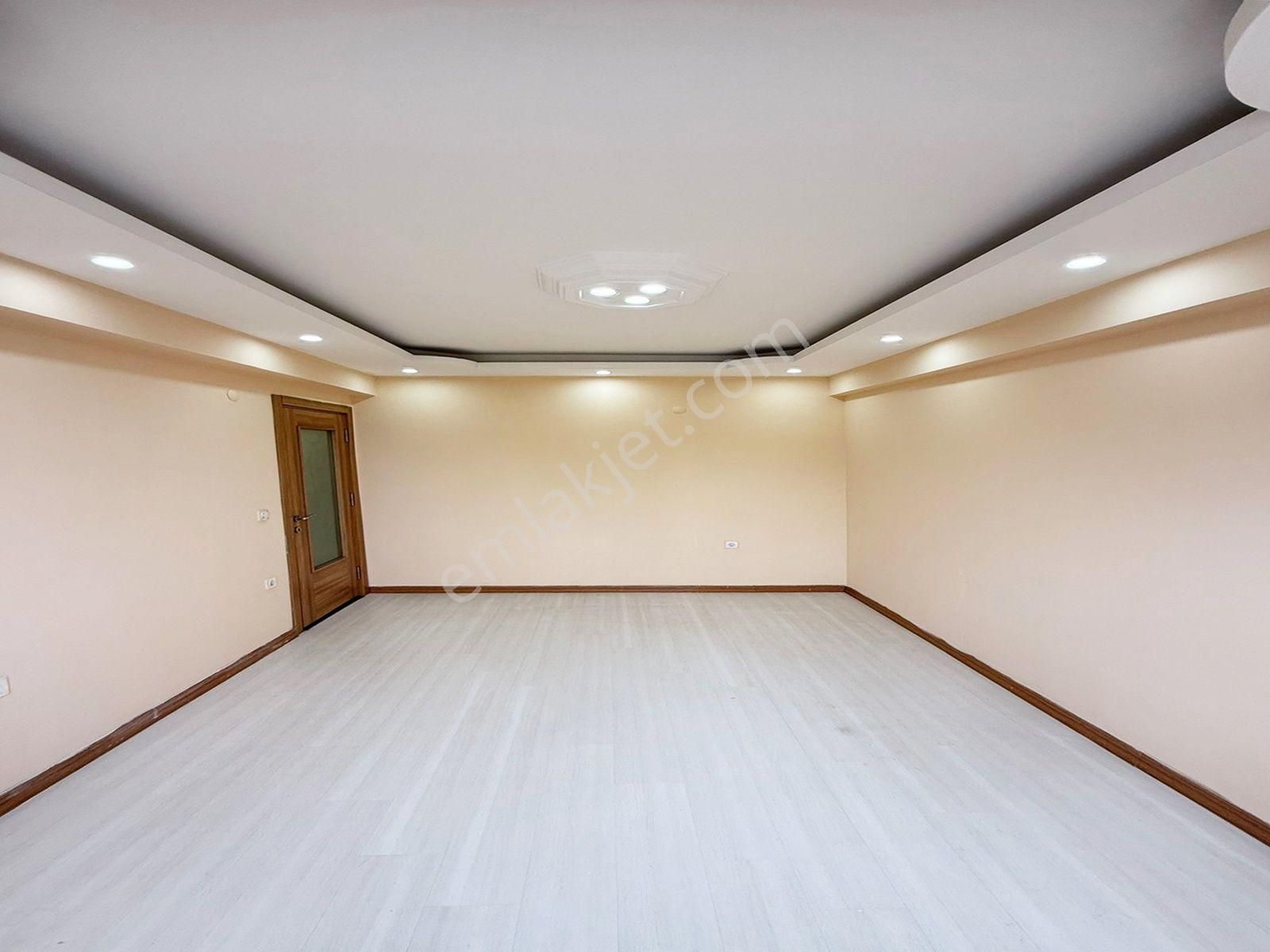 Metrobüse Ulaşıma Yürüme Mesafesinde 2+1 Acil Satılık Daire!! - Görsel 12