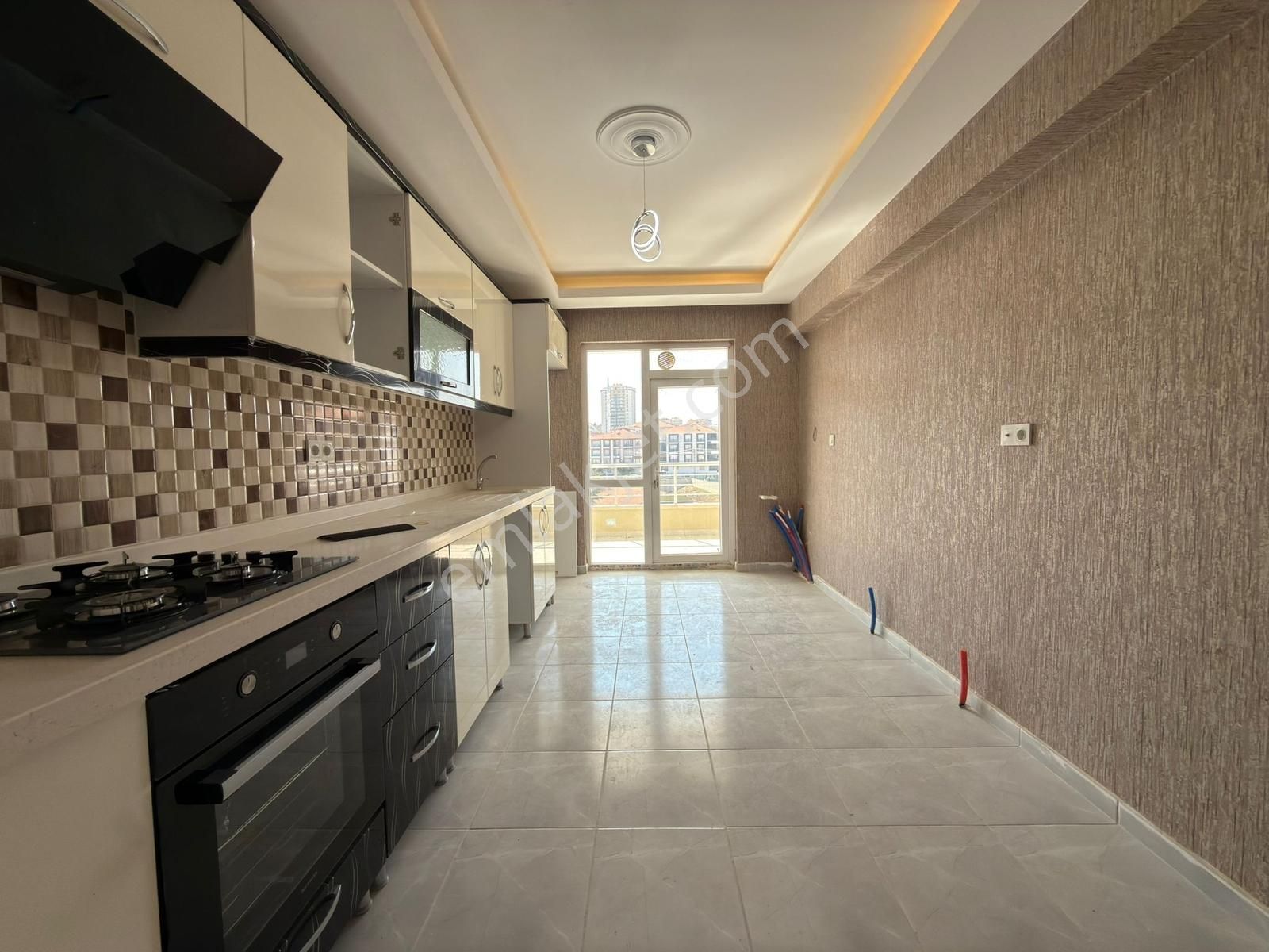 Keçiörende 3+1 Full Yapılı Geniş Ebeveyn Banyolu Geniş Balkonlu