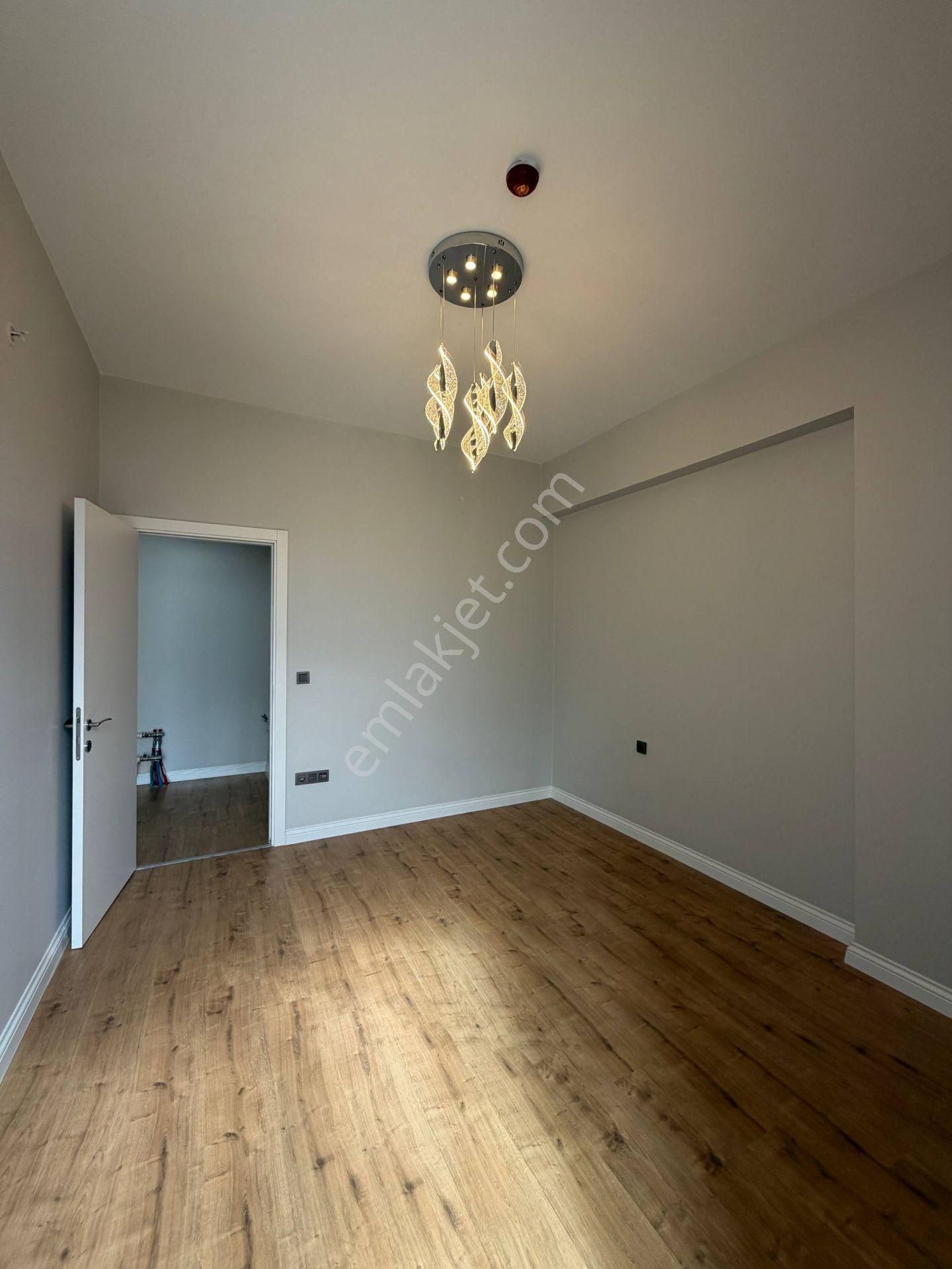 Esenyurt Pınar Mahallesi 1+1 Kiralık Daire Amerikan Mutfak Çift Balkonlu Site İçerisinde Ak Towers - Görsel 13