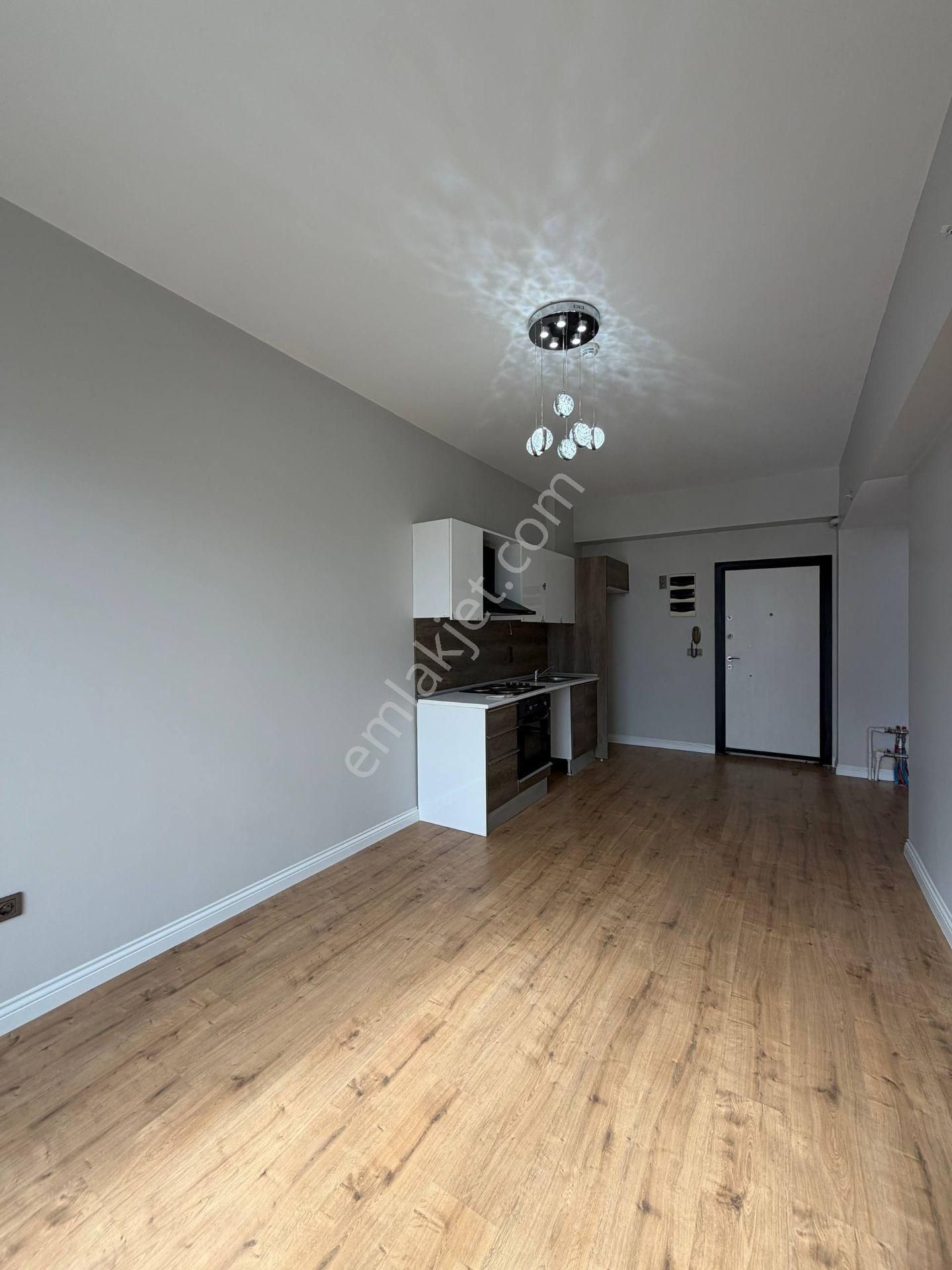 Esenyurt Pınar Mahallesi 1+1 Kiralık Daire Amerikan Mutfak Çift Balkonlu Site İçerisinde Ak Towers - Görsel 3