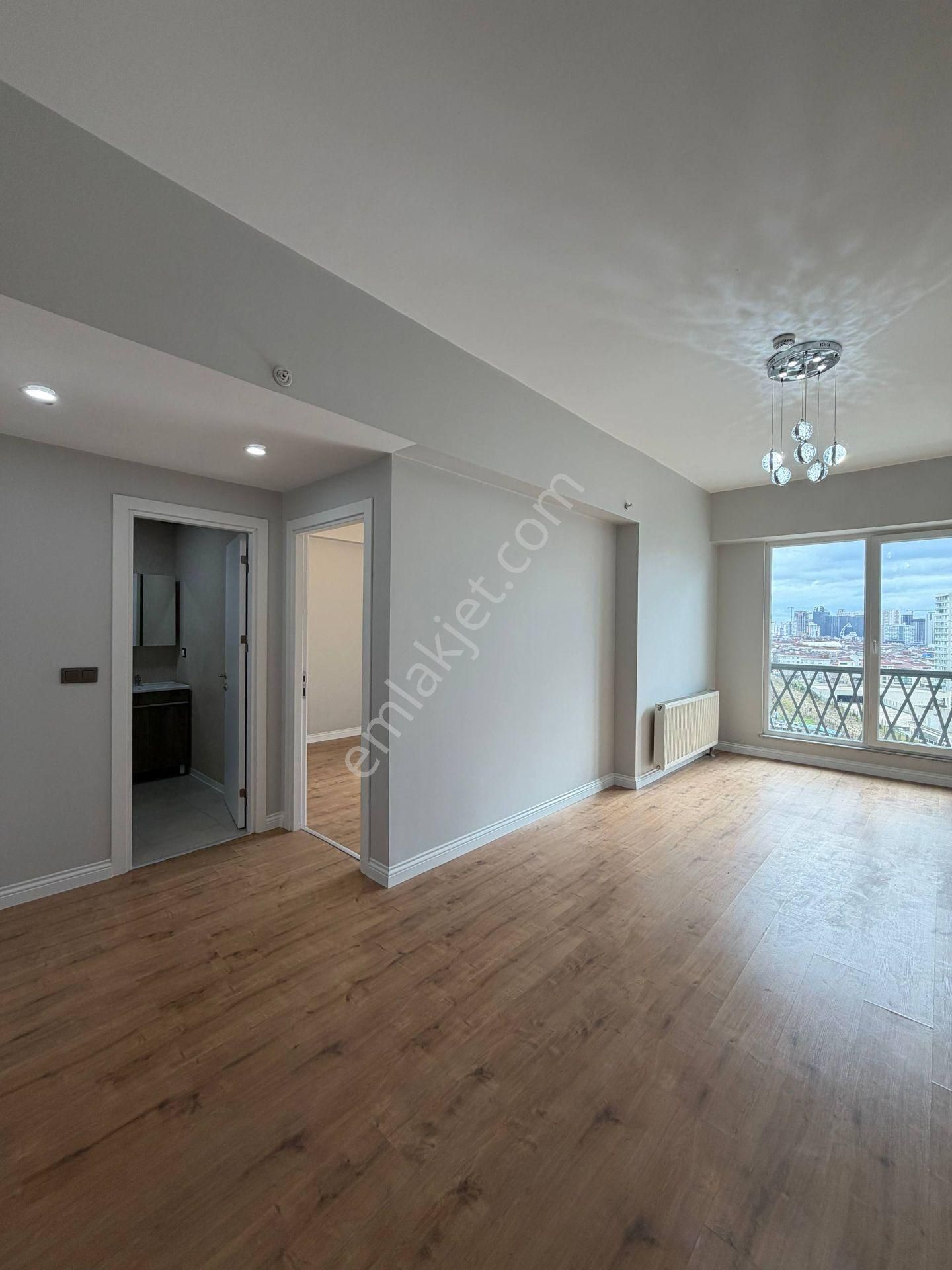 Esenyurt Pınar Mahallesi 1+1 Kiralık Daire Amerikan Mutfak Çift Balkonlu Site İçerisinde Ak Towers - Görsel 4